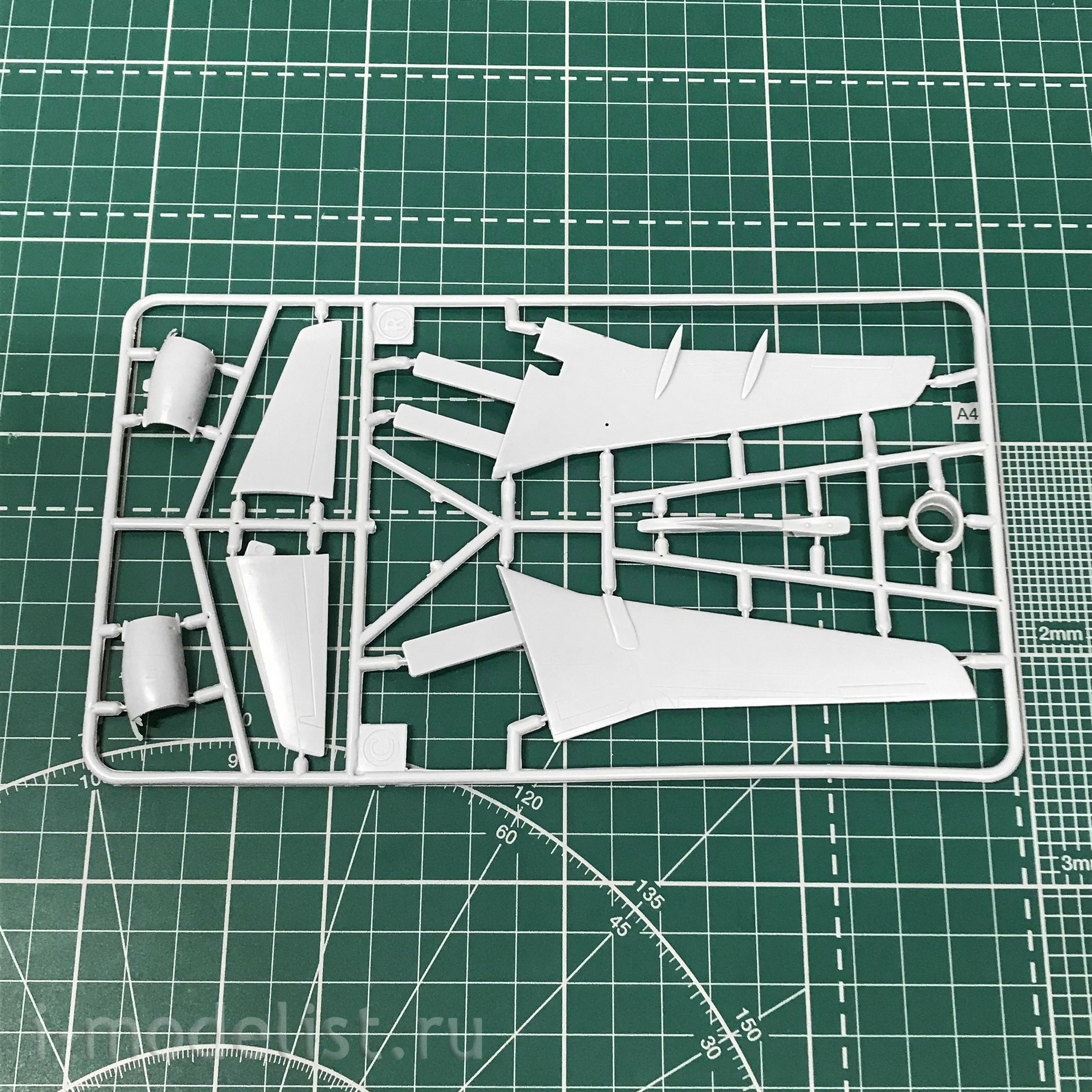 14424 Orient Express 1/144 Medium-range Airliner B-734