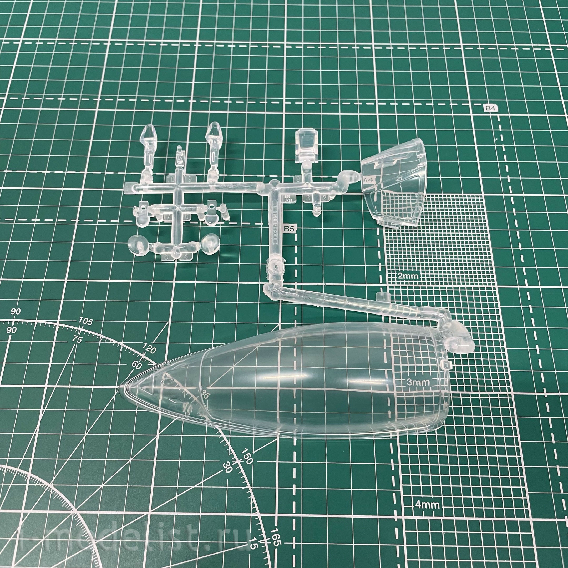 81808 HobbyBoss 1/18 F-86F-30 “Sabre”aircraft