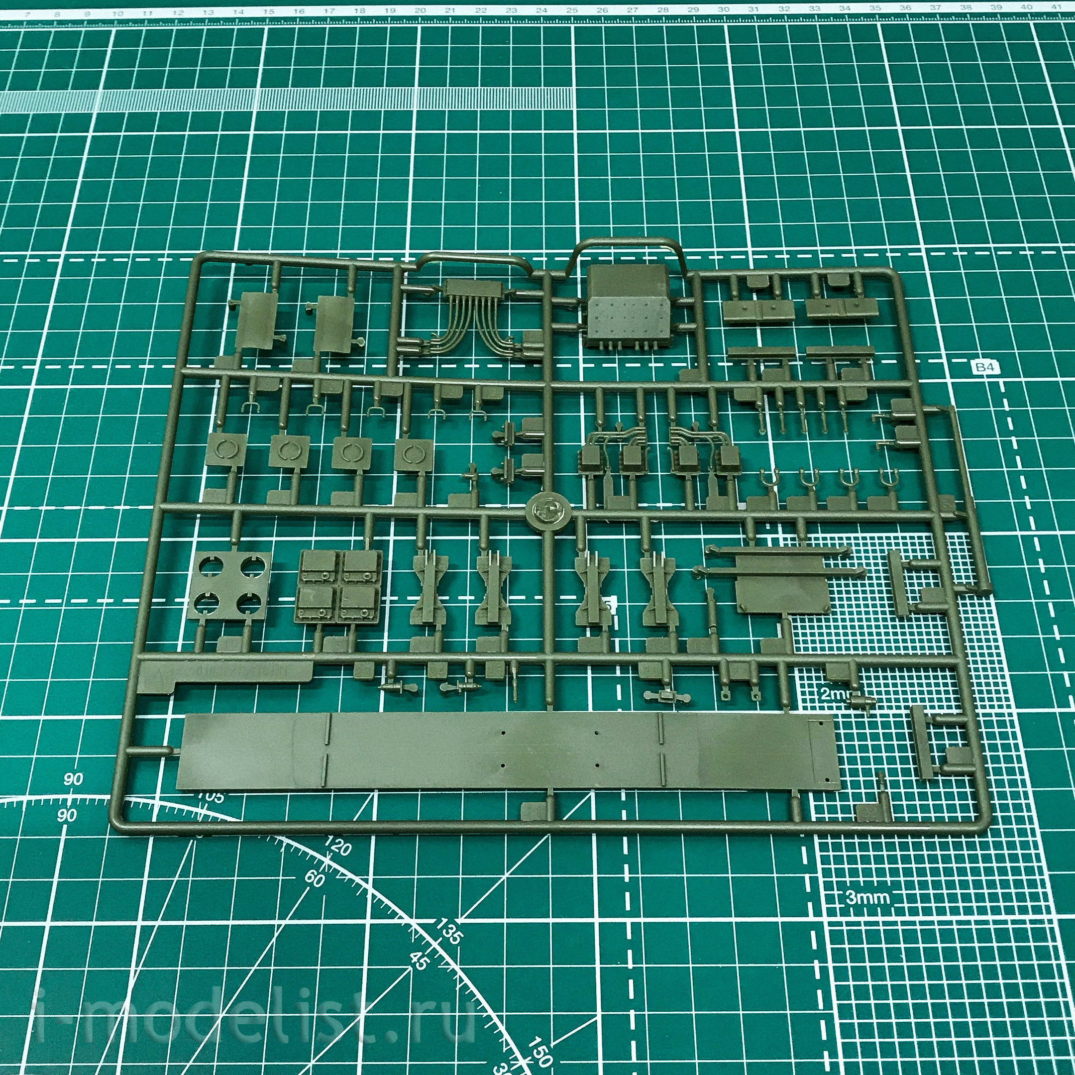 AF35S93 AFVClub 1/35 M901 Launcher and MIM-104F PATRIOT