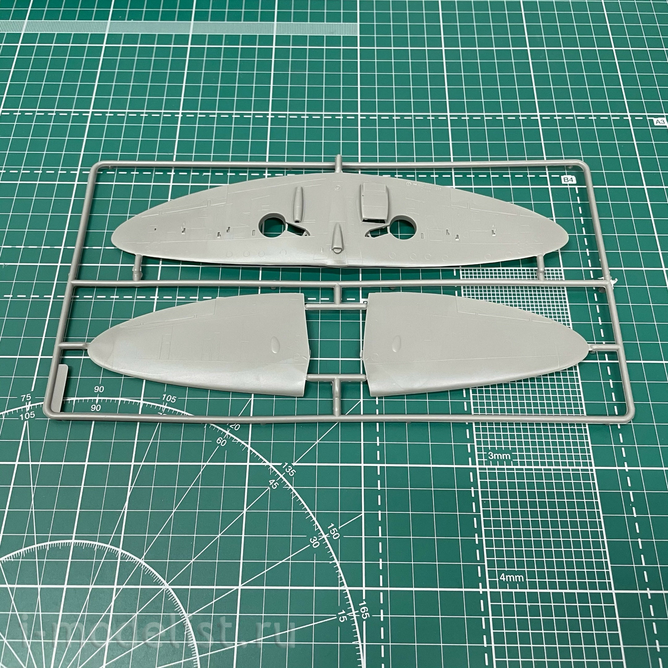 15239 Revell 1/48 British Spitfire Mk-II Fighter (11/98)