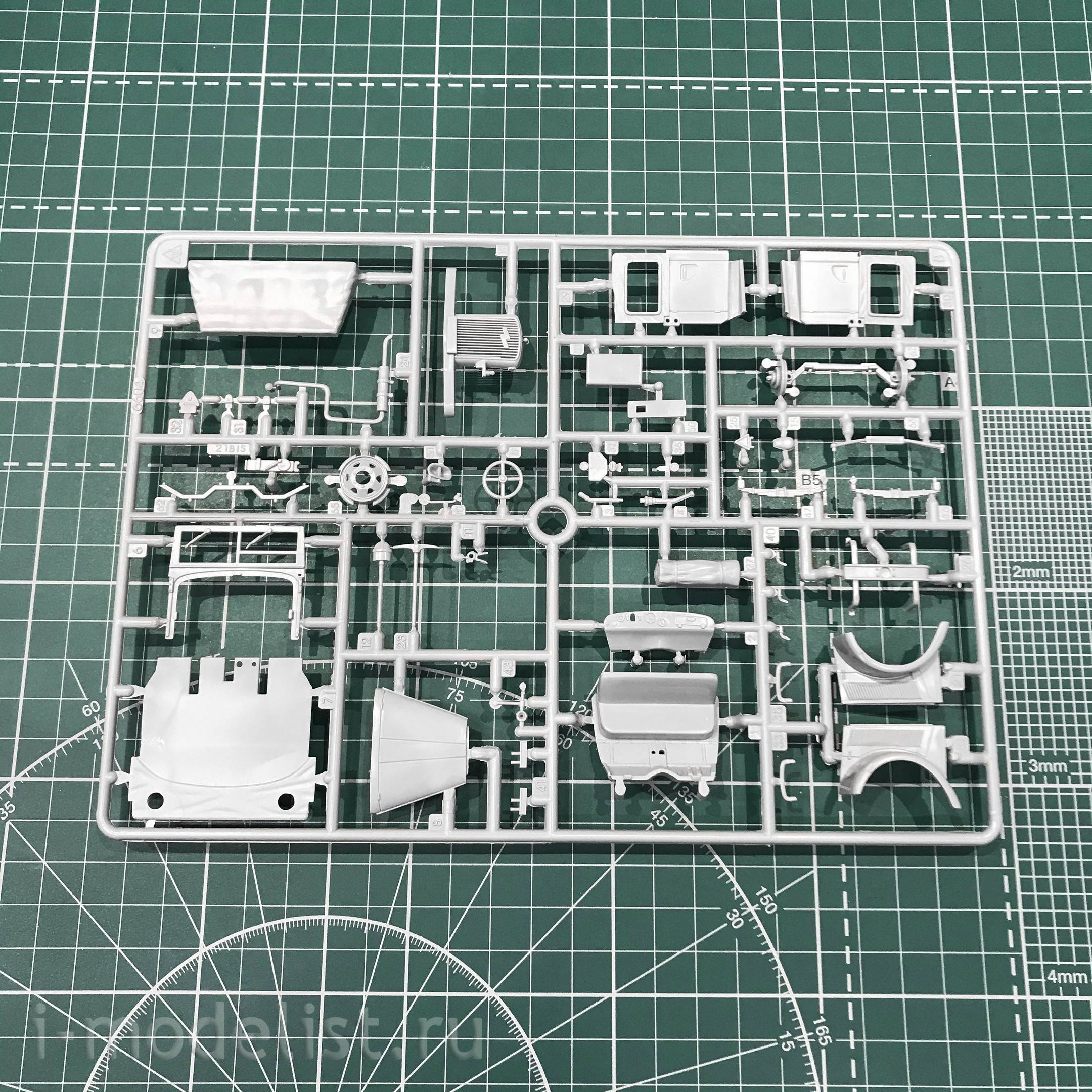 2808 Italeri 1/48 OPEL BLITZ TANKWAGEN Kfz. 385