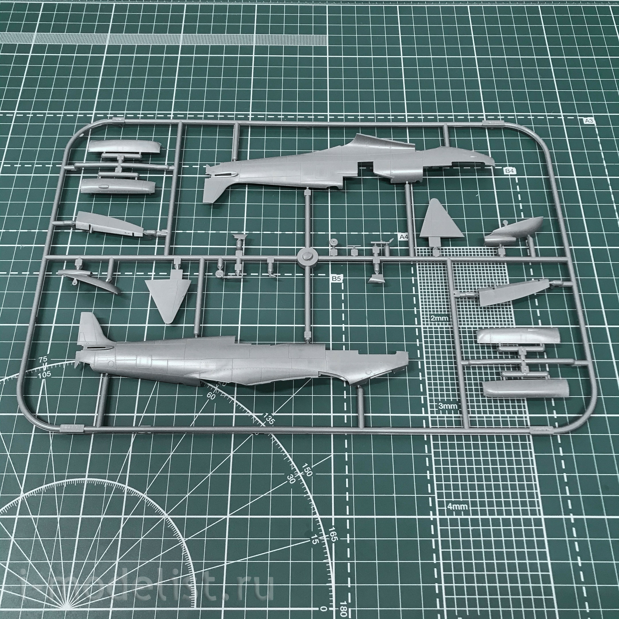84132 Edward 1/48 Spitfire HF Mk. VIII