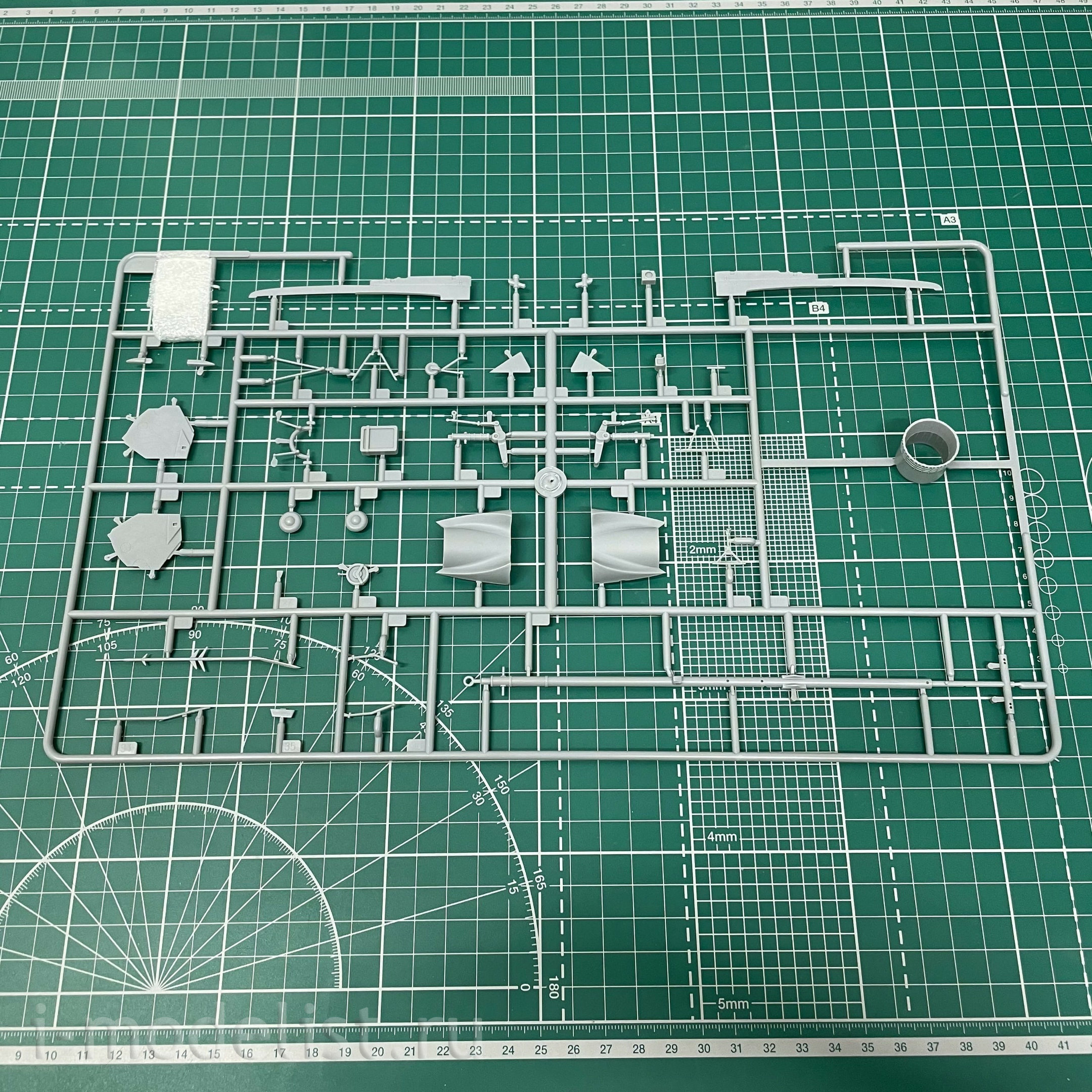 81759 HobbyBoss 1/48 Sukhoi-17UM3 Fitter-G Aircraft