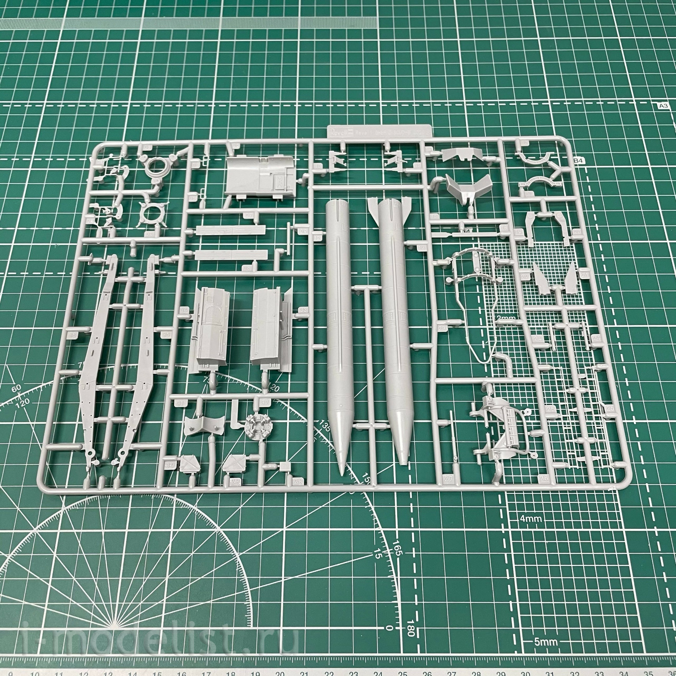 03332 Revell 1/72 Soviet SCUD-B missile system