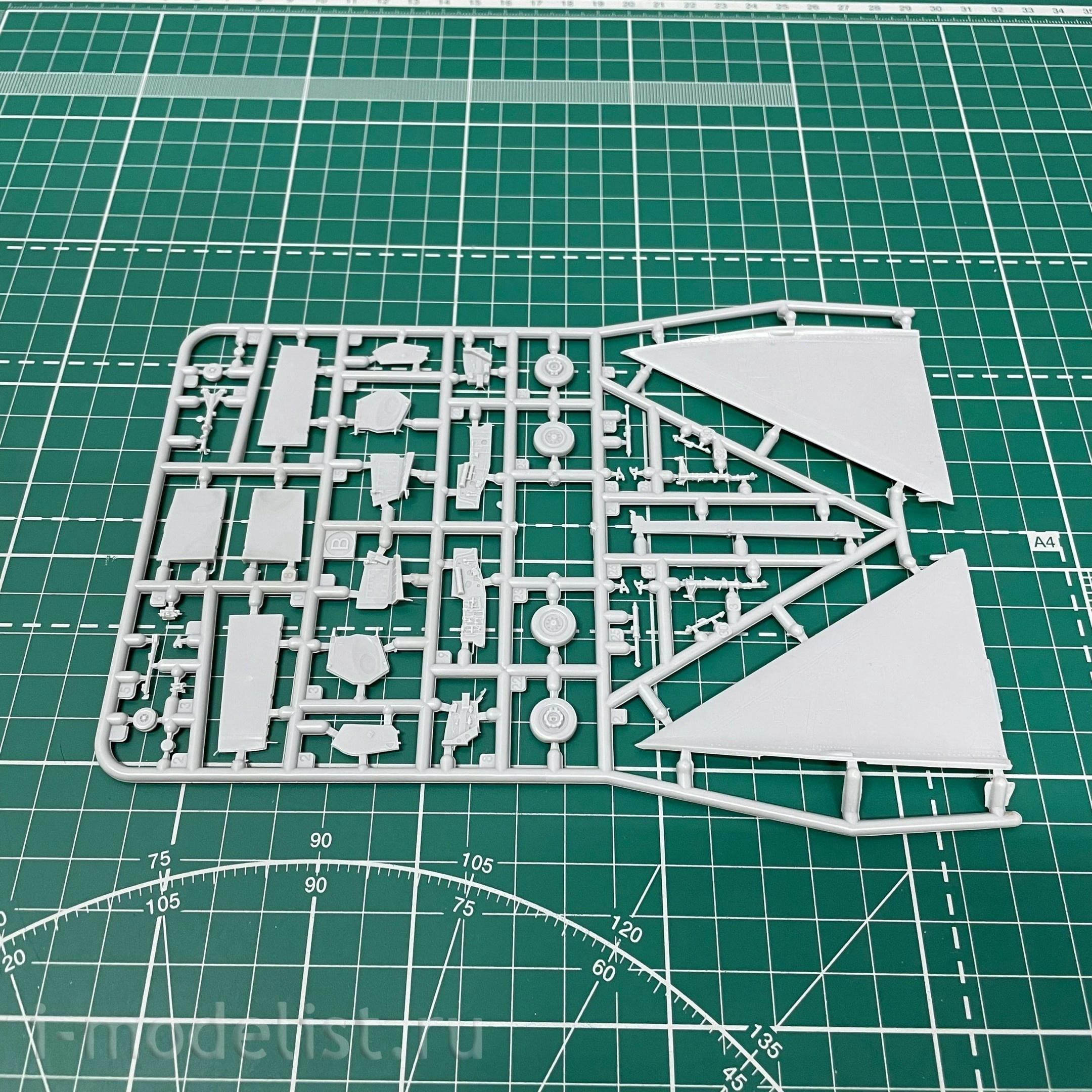 72073 ModelSvit 1/72 Mirage 2000C Fighter