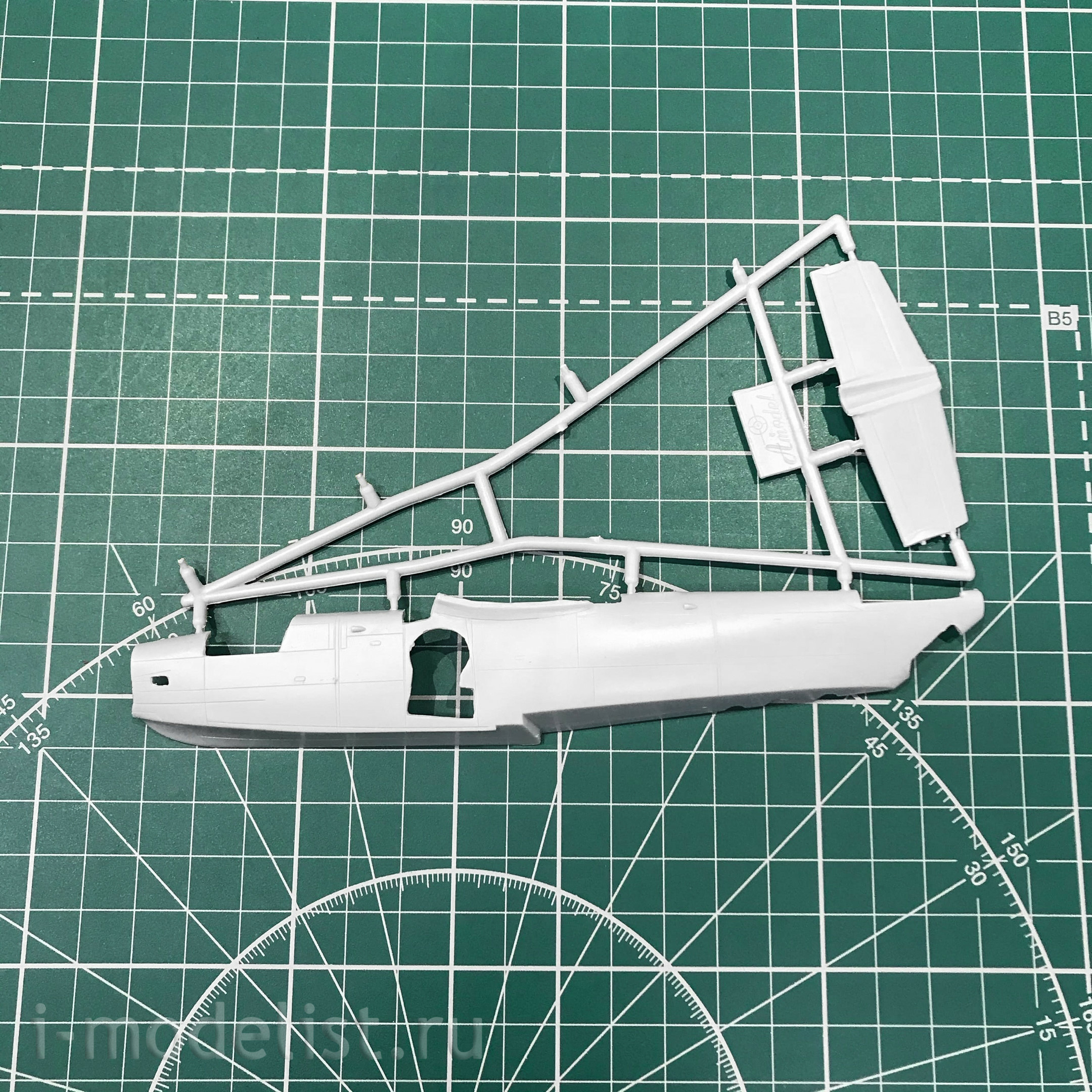 1438 Amodel 1/144 Aircraft Beriev Be-12 Nato code 