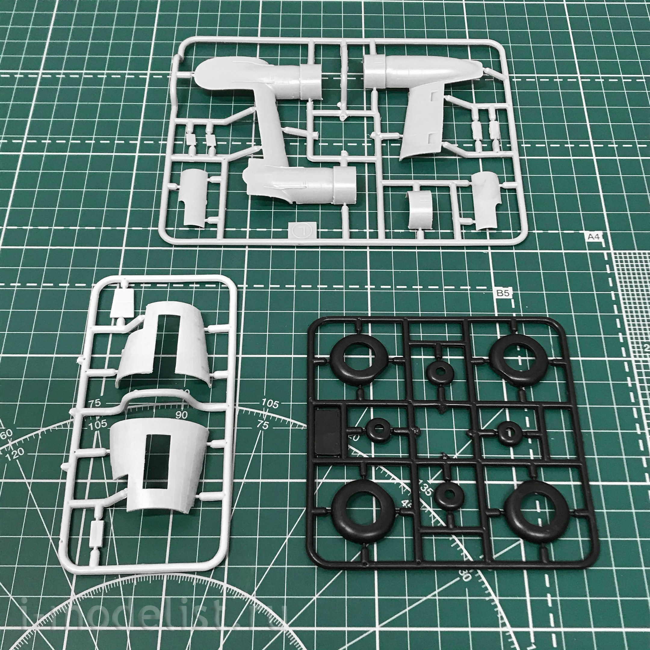 72142 Amodel 1/72 PE-8+ air starter AC-2