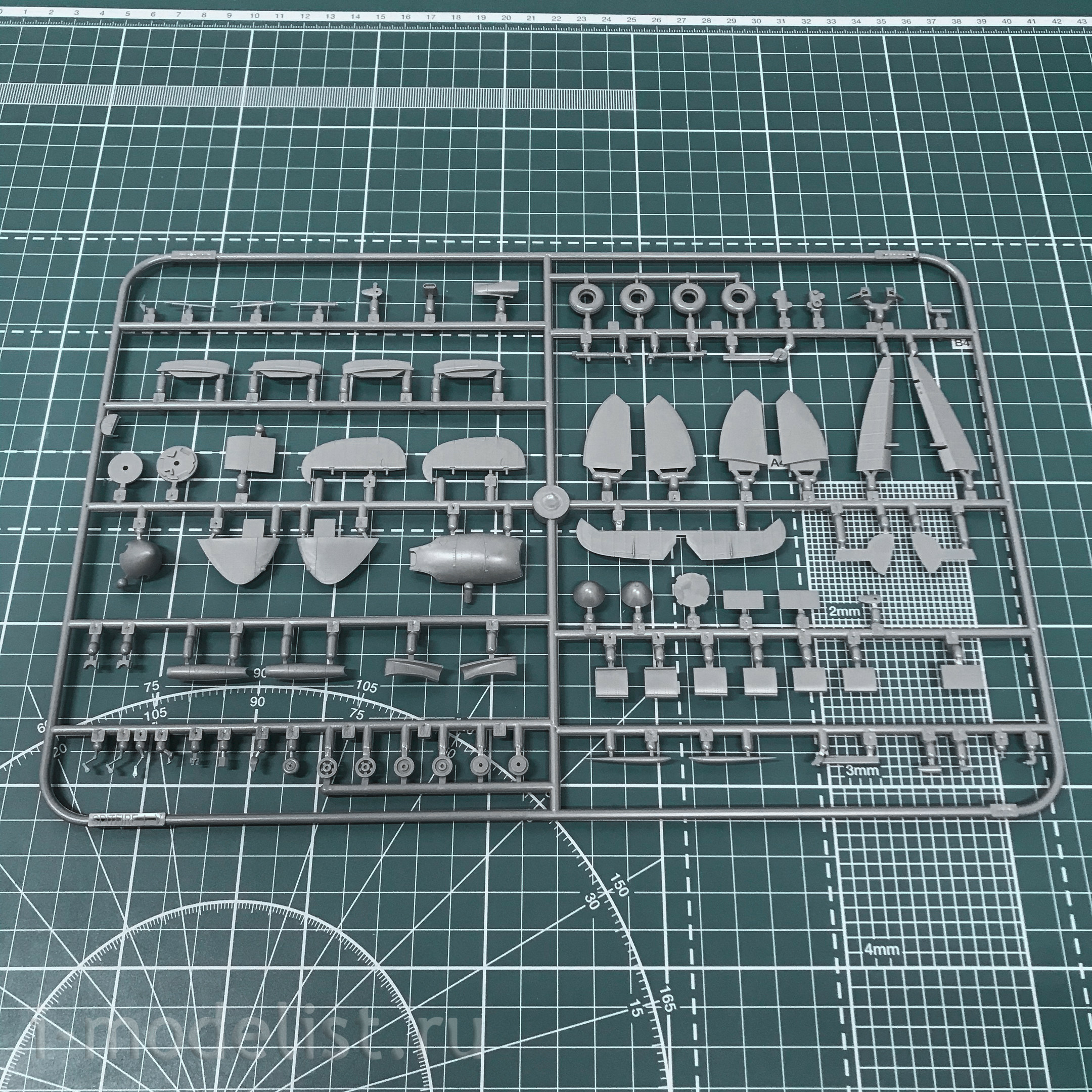 11146 Eduard 1/48 Scale Model SPITFIRE STORY: Tally ho! DUAL COMBO