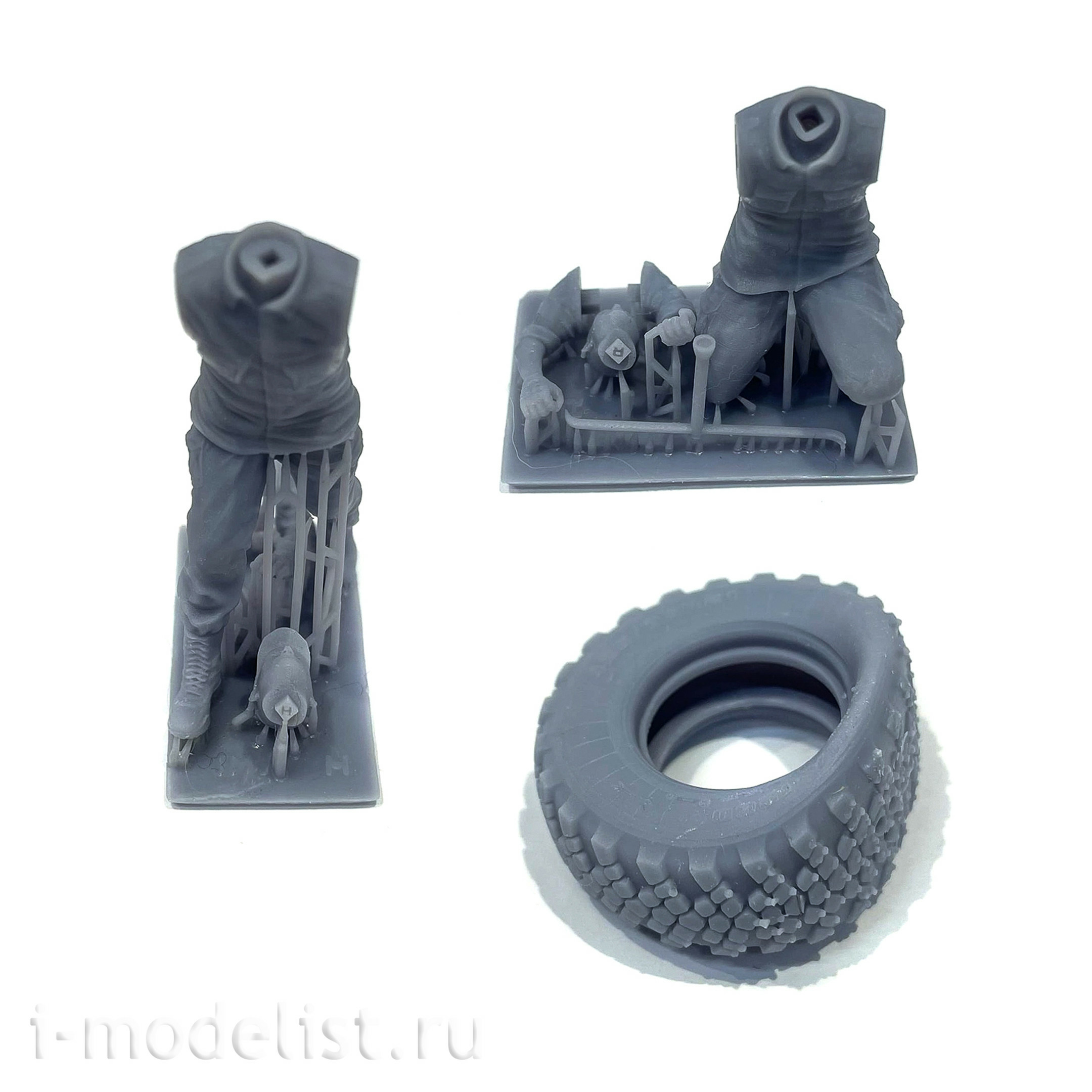 im35018 Imodelist 1/35 Set of mechanics (2 pieces) changing a flat tire (one wheel is also included) for К-4350