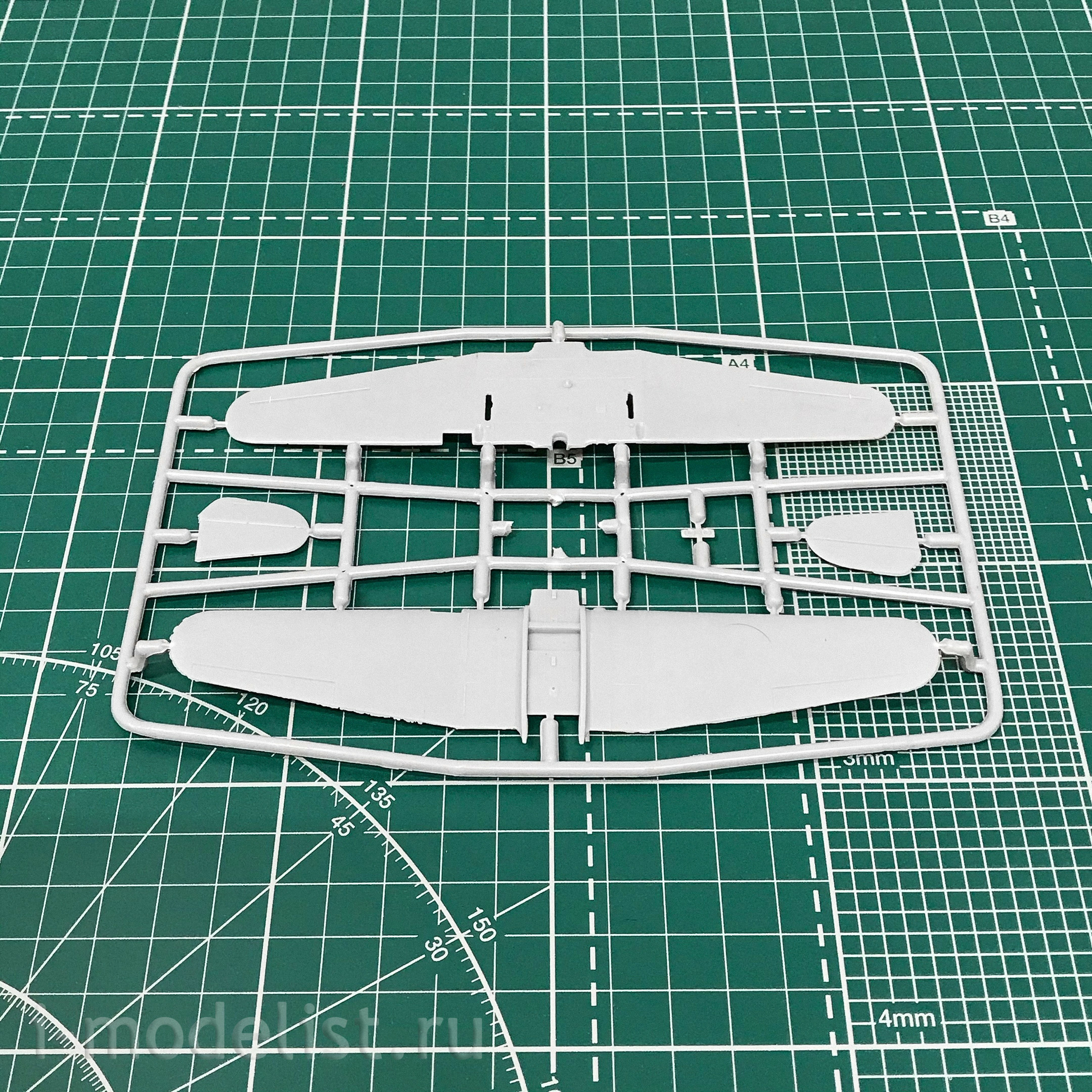 72218 Amodel 1/72 Yakovlev Yak-18A
