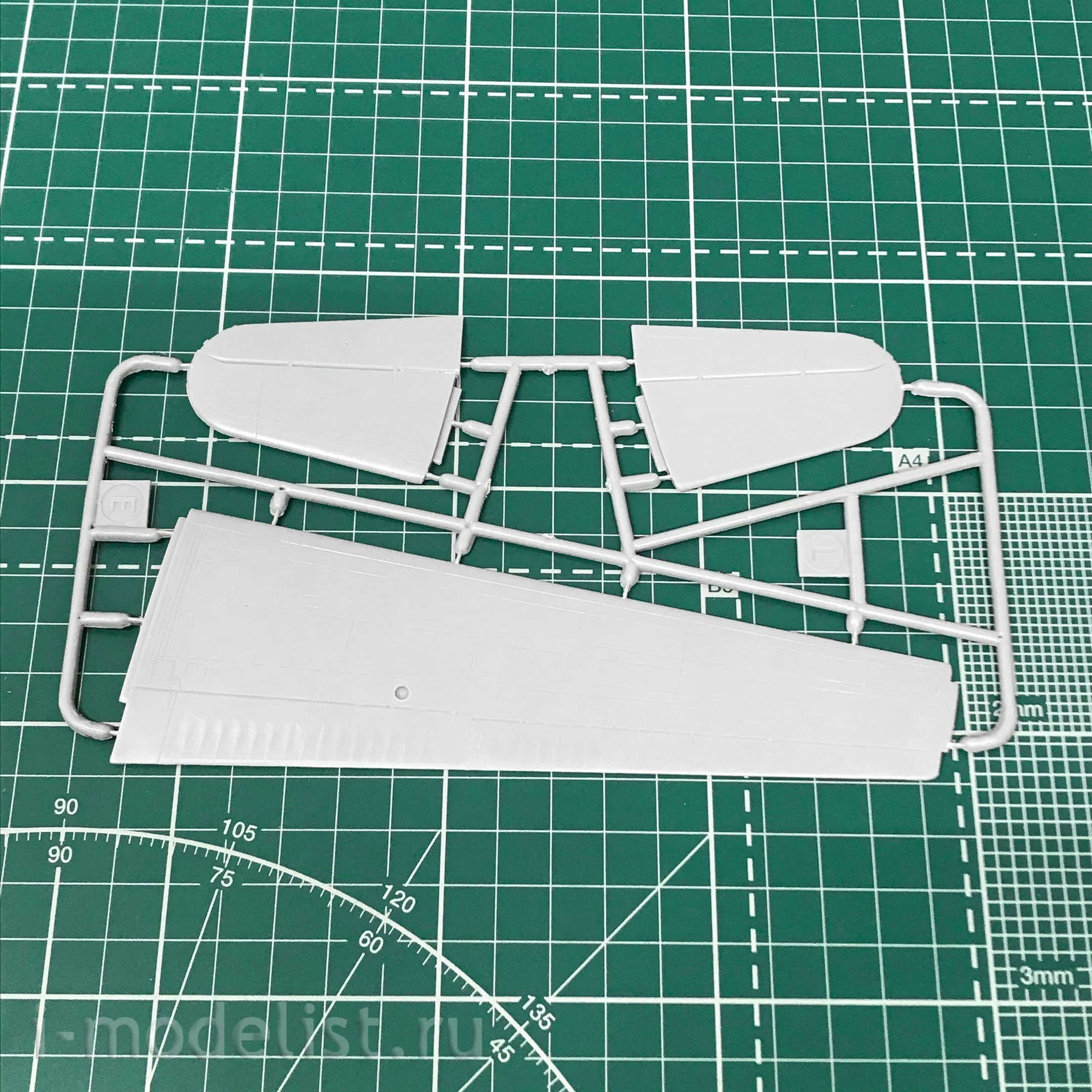72324 Amodel 1/72 Ilyushin Il-14M