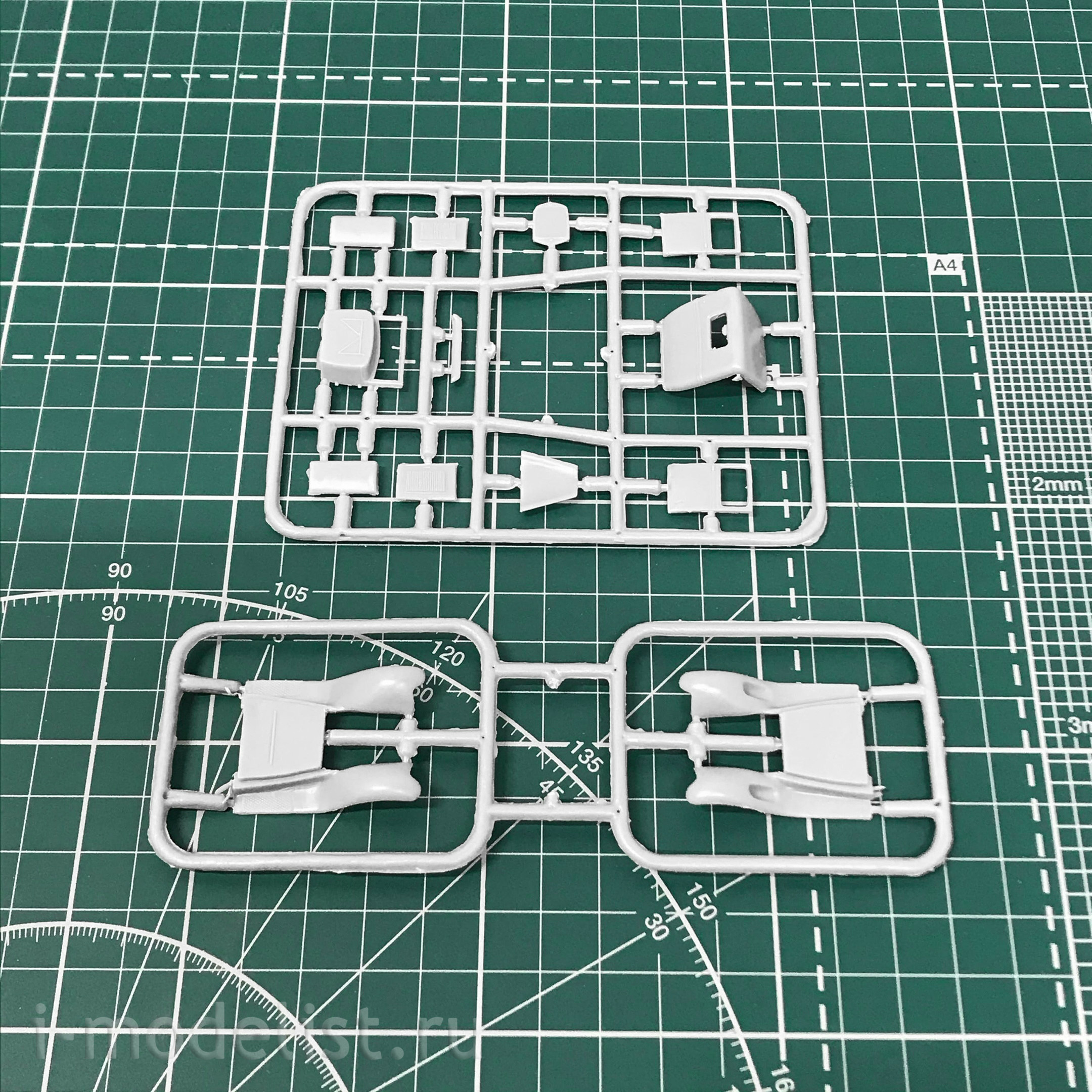 72142 Amodel 1/72 PE-8+ air starter AC-2