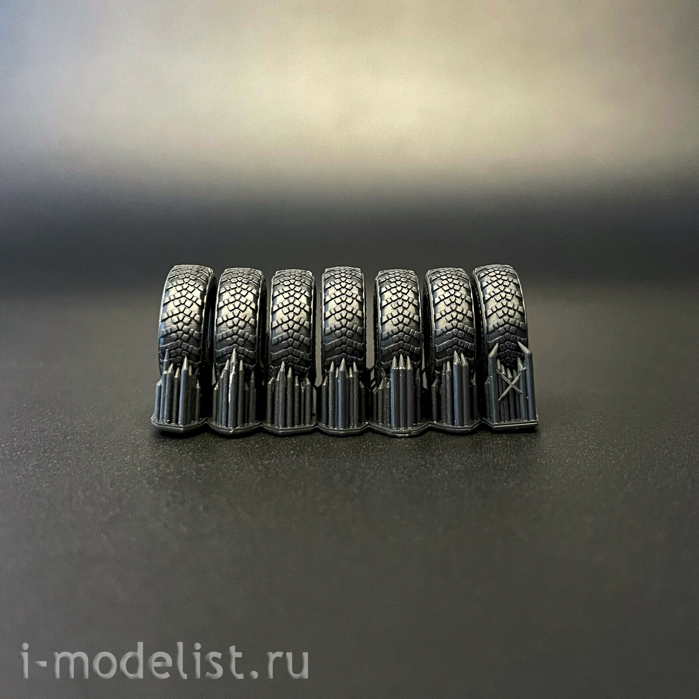 Im72034 GE Models 1/72 Набор колёс с шинами КАМА с просадкой 6 шт. + диски (Zvezda)