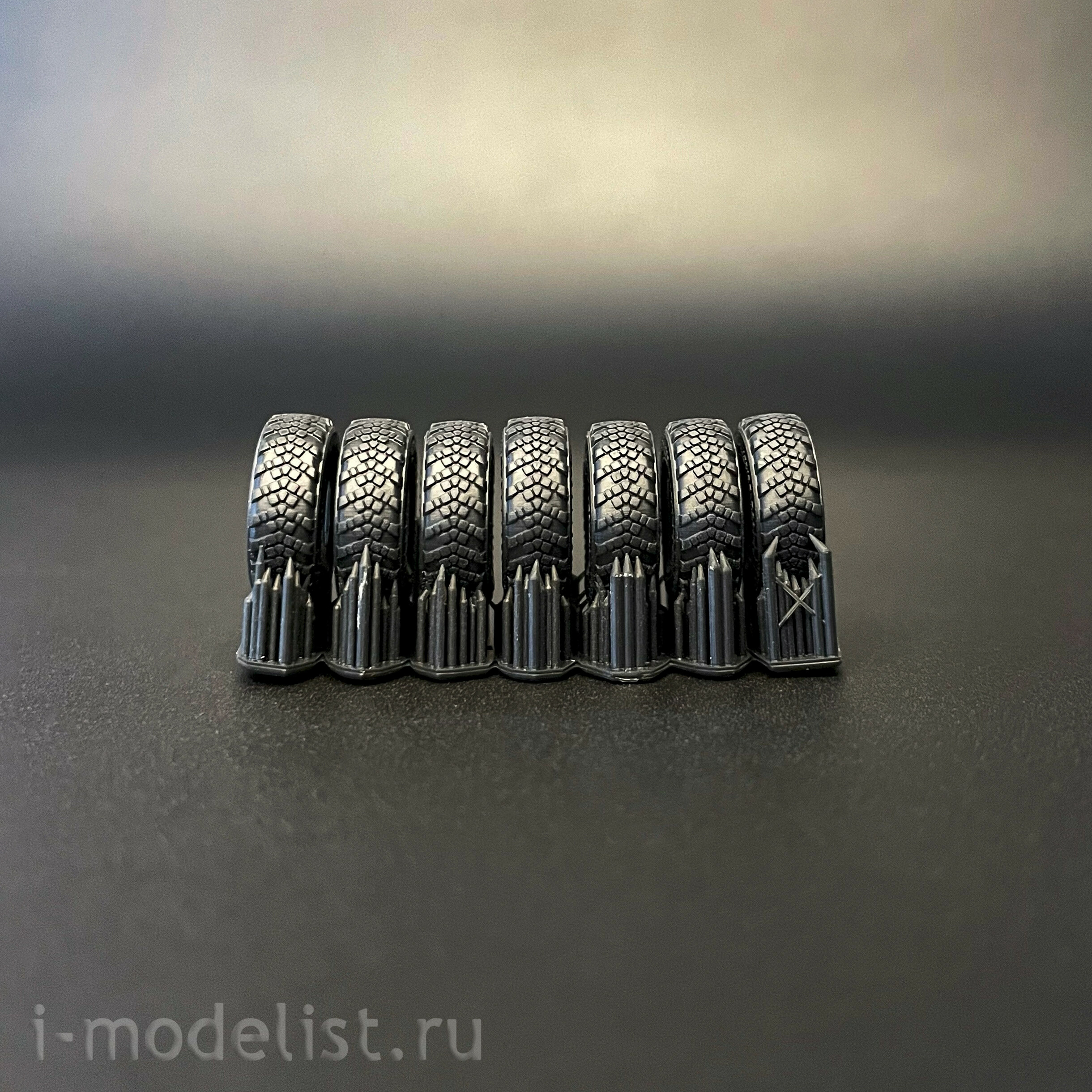 5074 Zvezda 1/72 Russian three-axle truck K-5350 