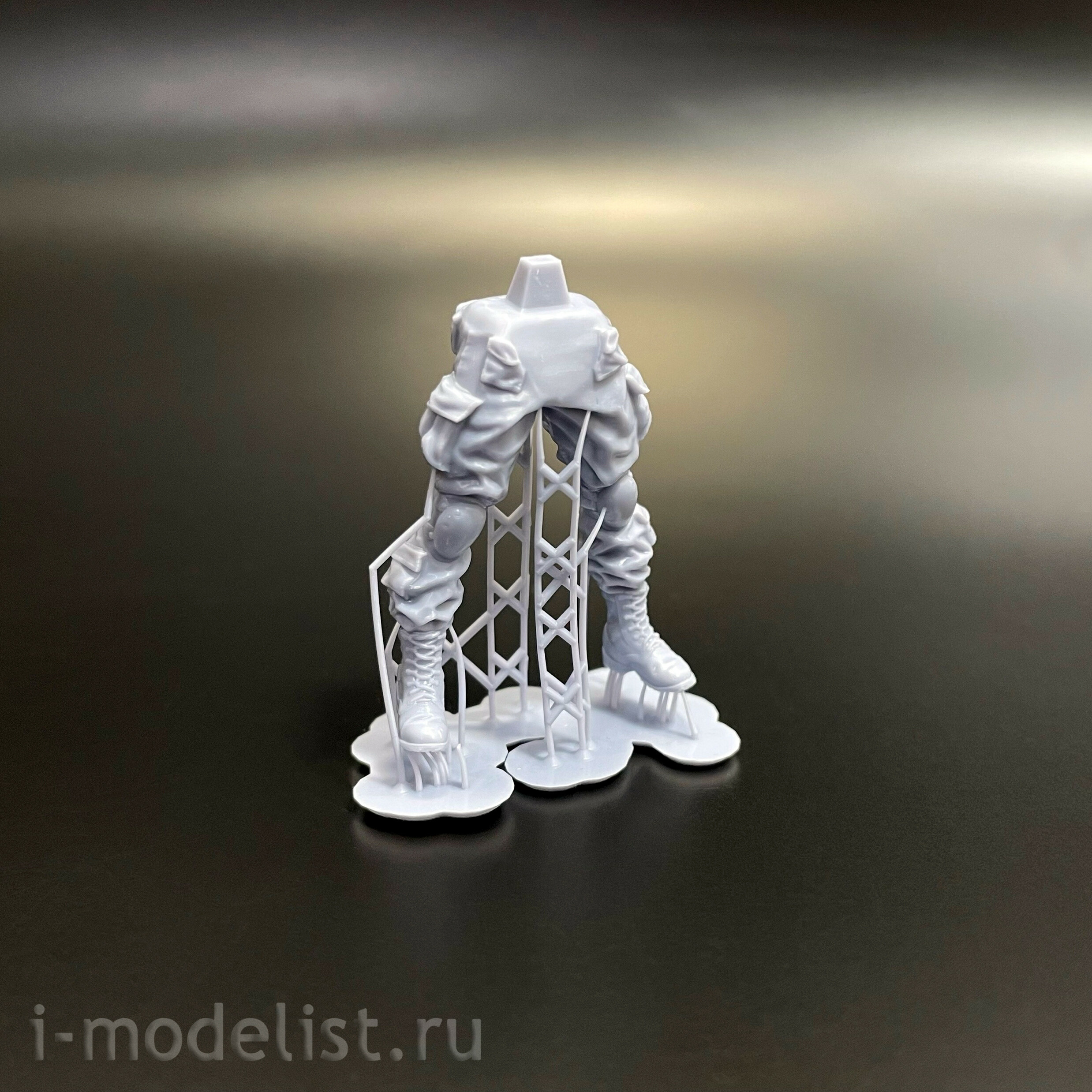 39022 SX-Art 1/35 Бойцы ВС РФ с собакой