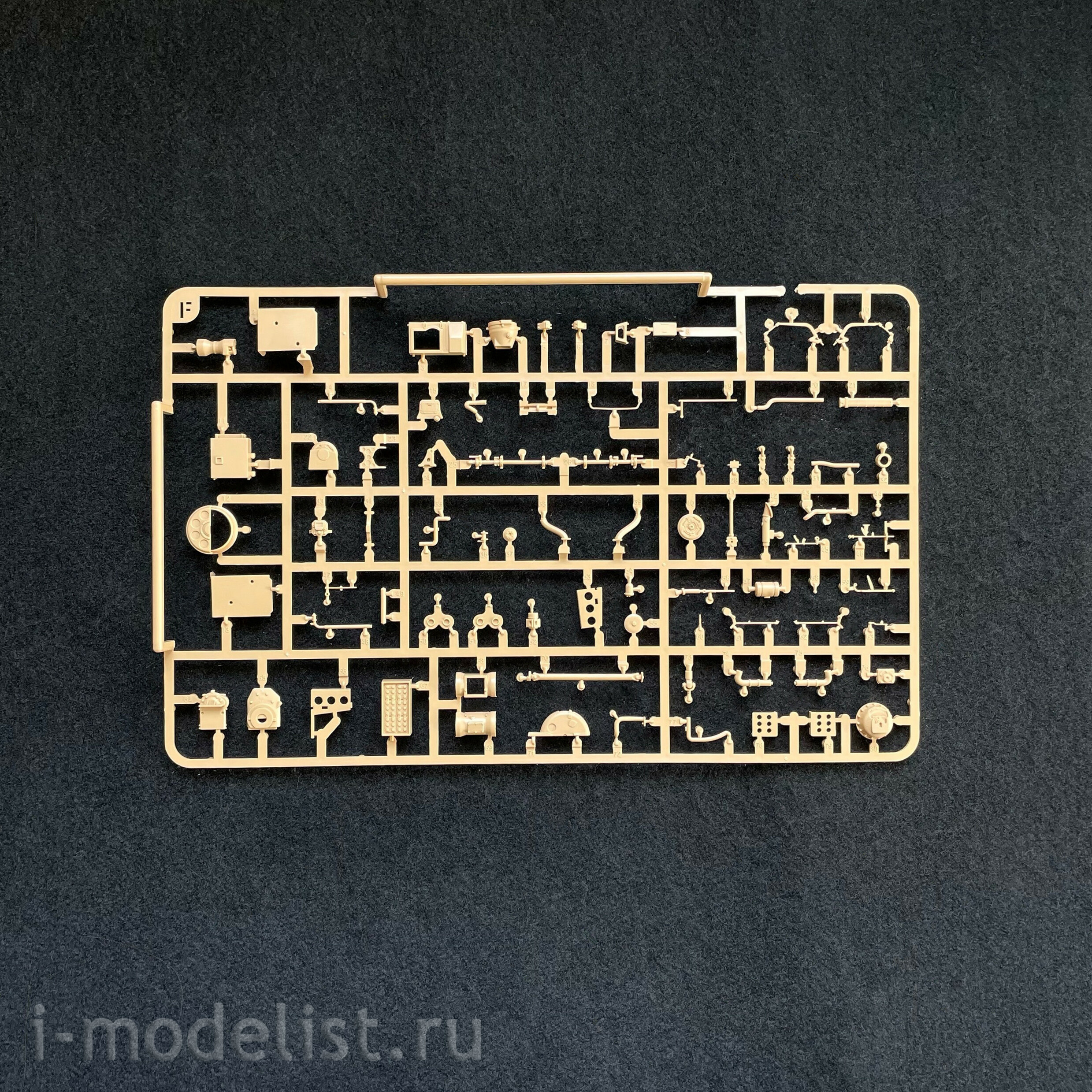 RM-5088 Rye Field Model 1/35 ACS StuH42 & StuG.III Ausf.G, late (full interior)