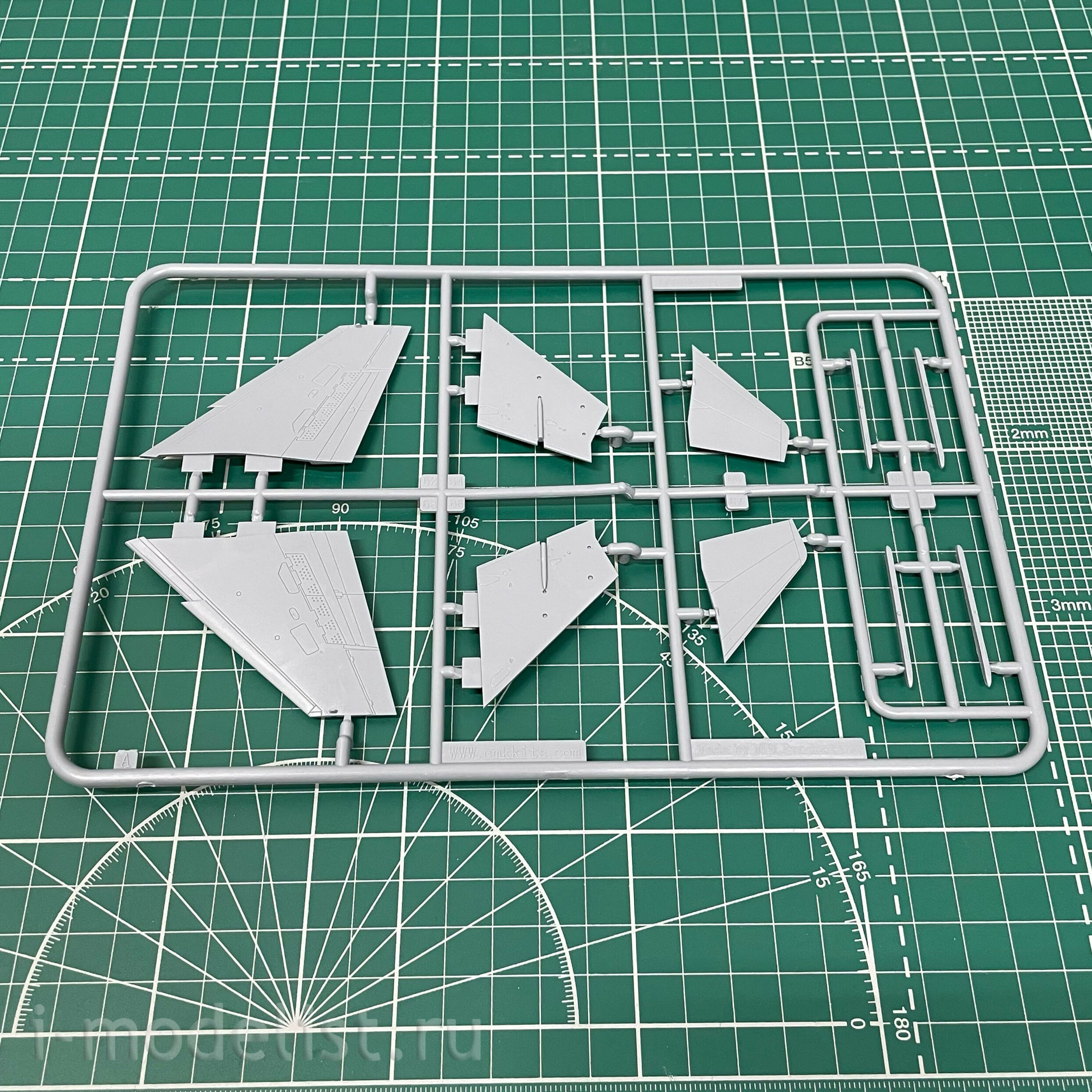 04971 Revell 1/72 Light multi-purpose fighter Dassault 