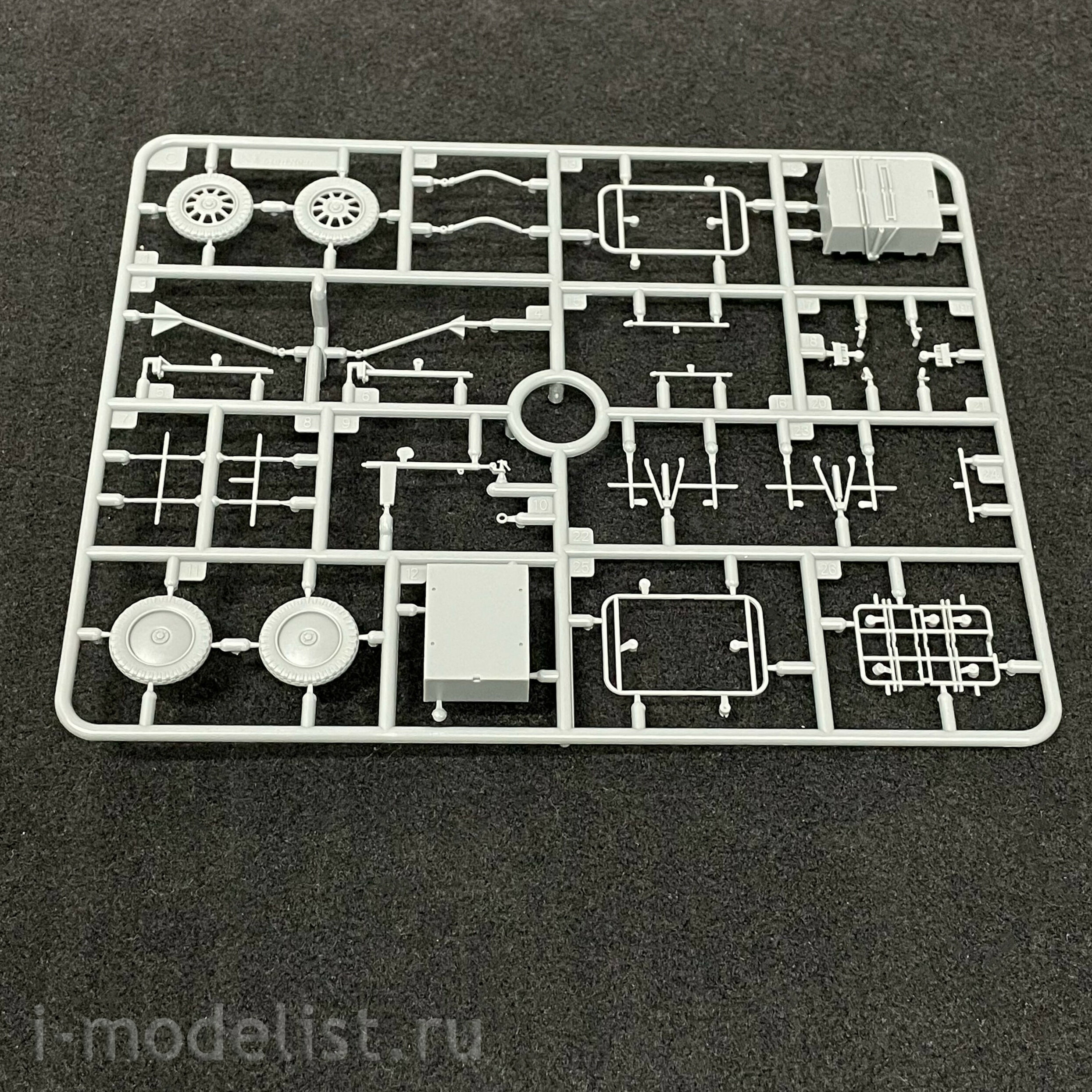 L3510 Great Wall Hobby 1/35 German motorcycle BMW R75 with a sidecar and a trailer-truck