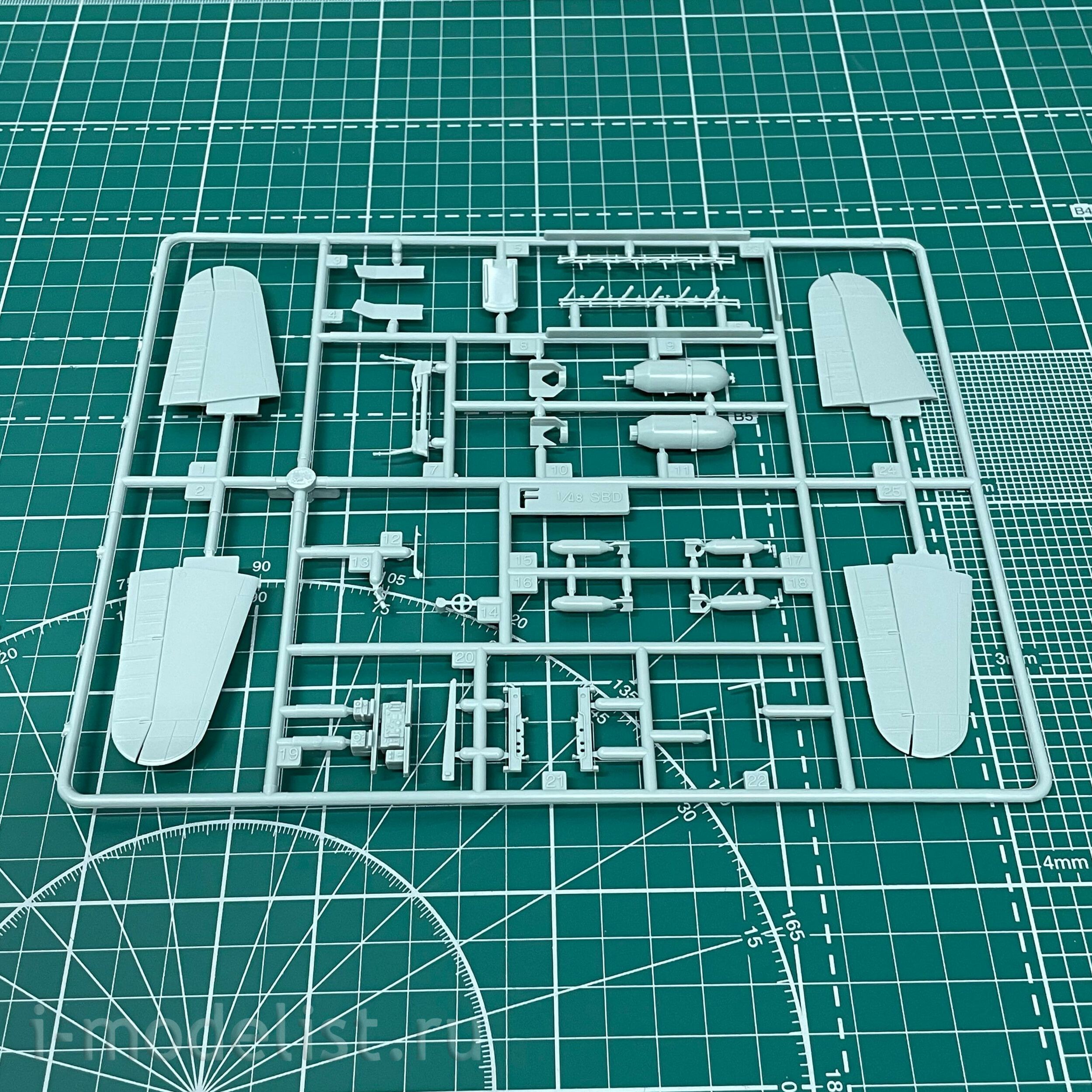12335 Academy 1/48 Bomber USN SBD-2 