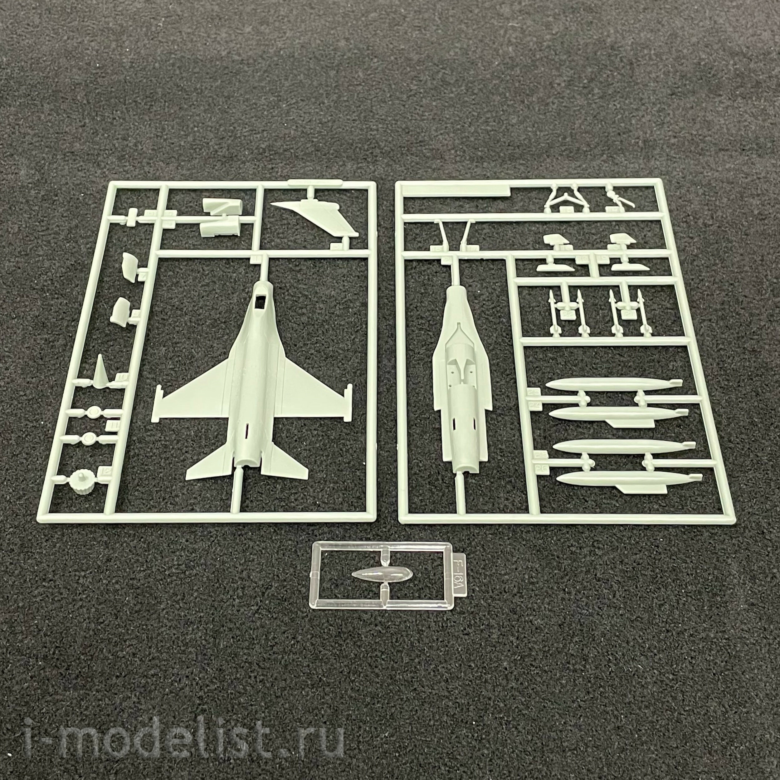12610 Academy 1/144 F-16 Fighting Falcon