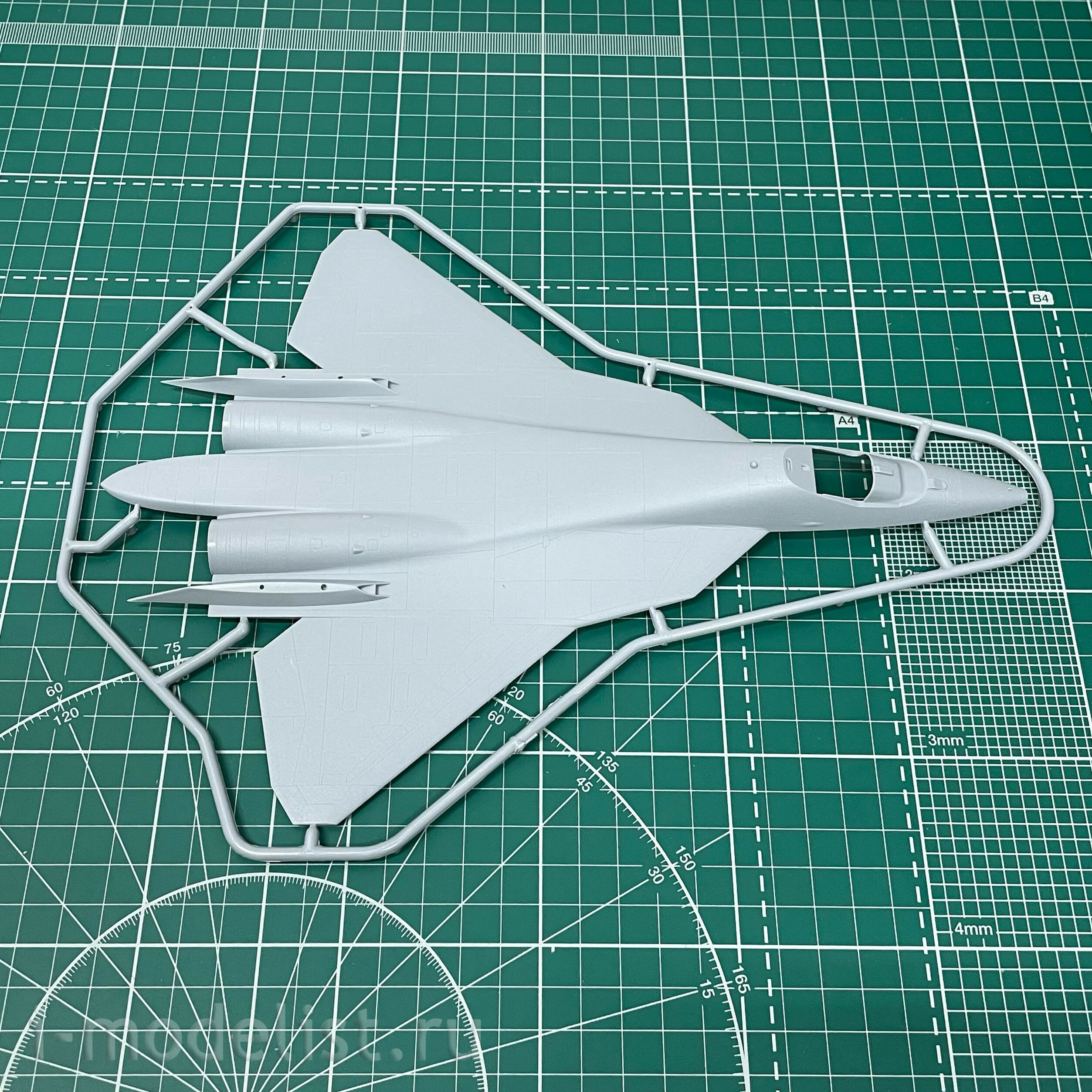 7275 Zvezda 1/72 SU-57 Prototype aircraft