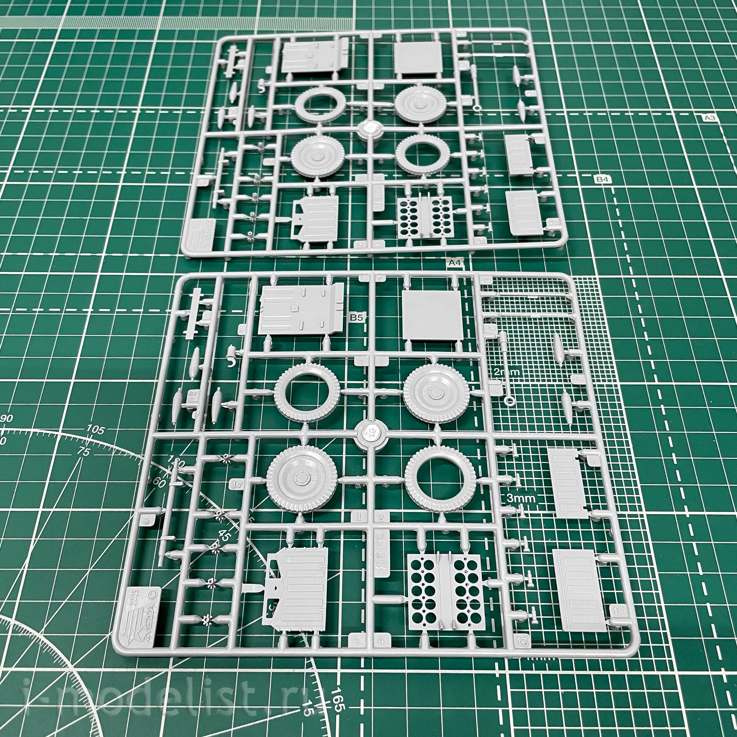 3583 Zvezda 1/35 German 120 - mm mortar with battery box