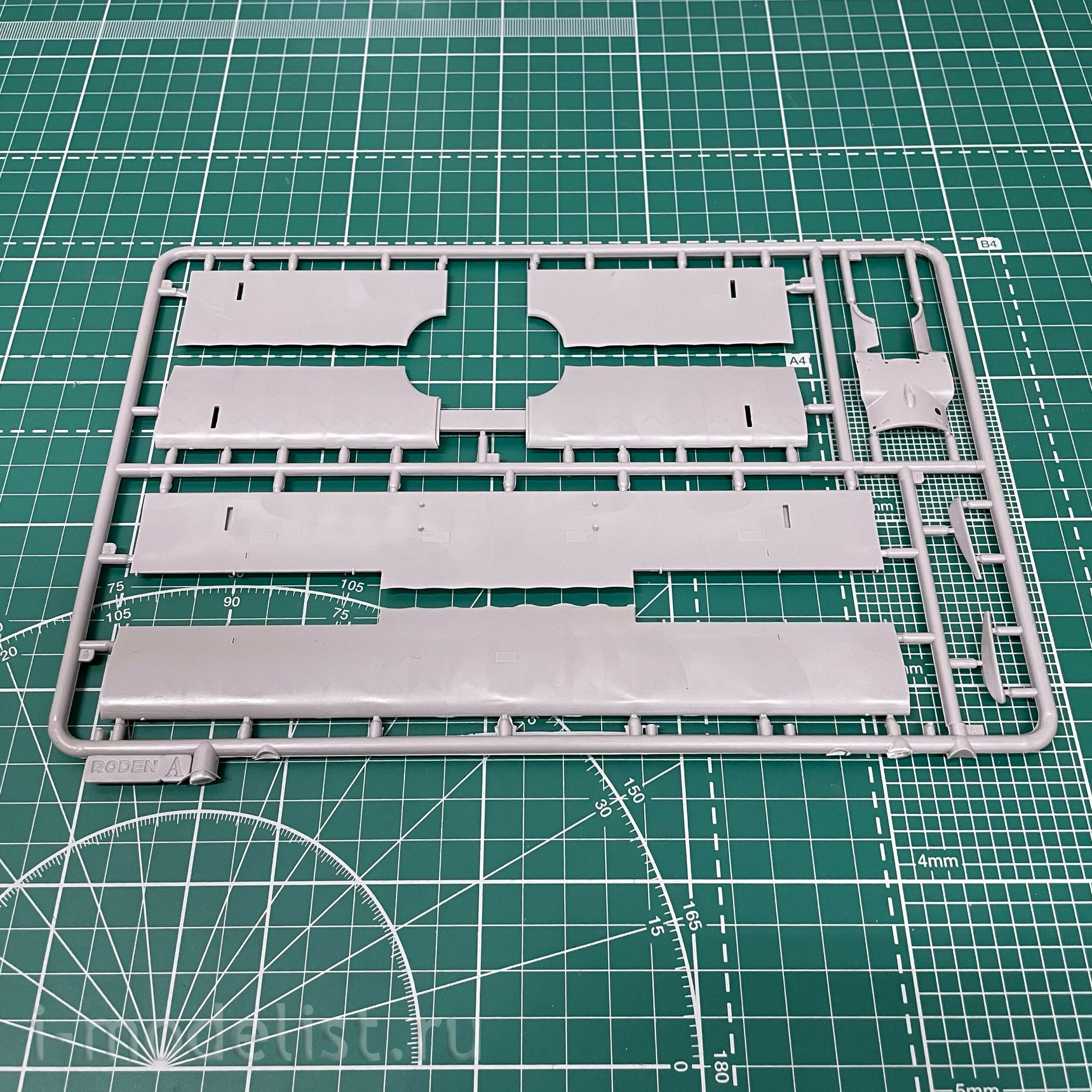 601 Roden 1/32 Fokker Dr. I Aircraft