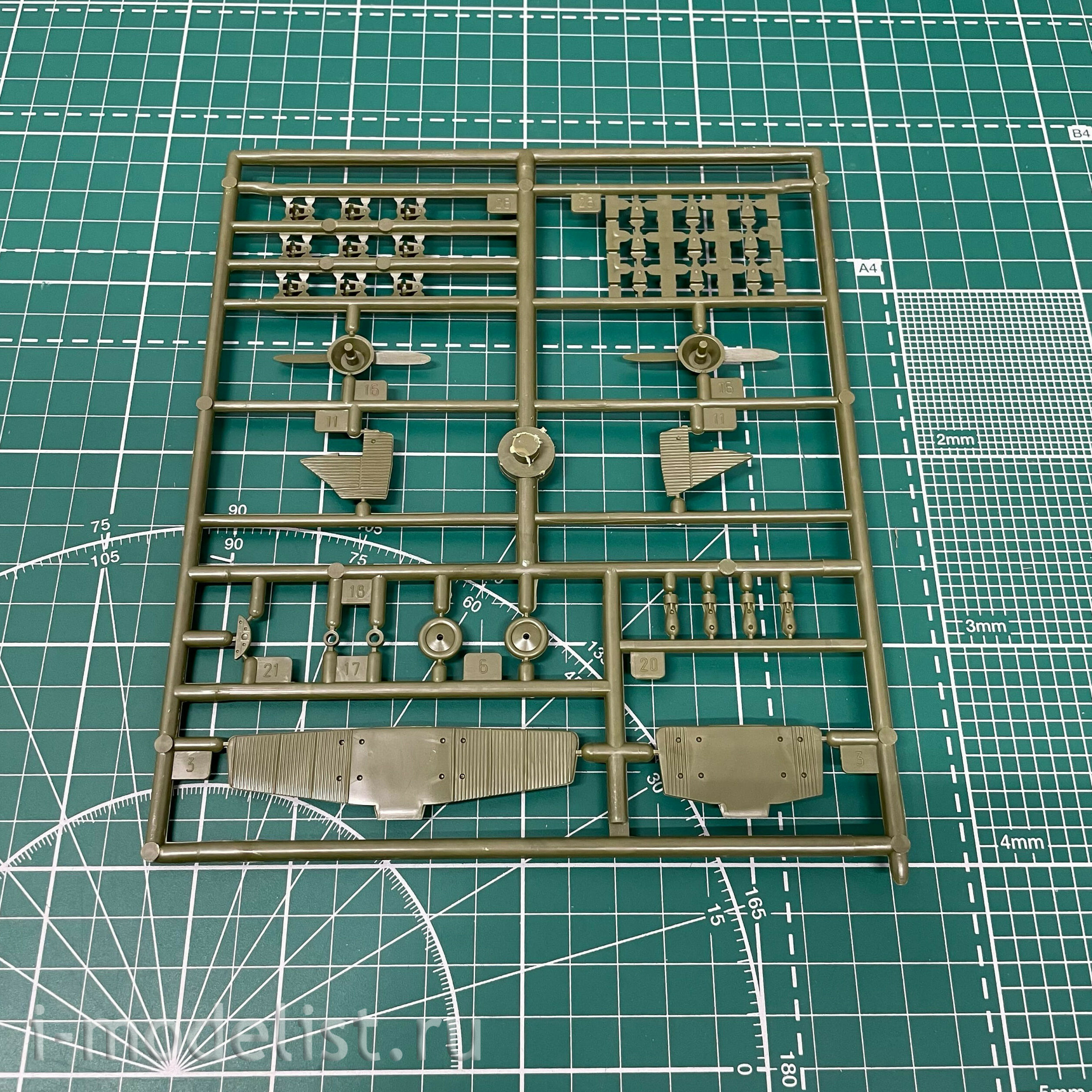 7271П Zvezda 1/72 Подарочный набор: Aircraft АНТ-5