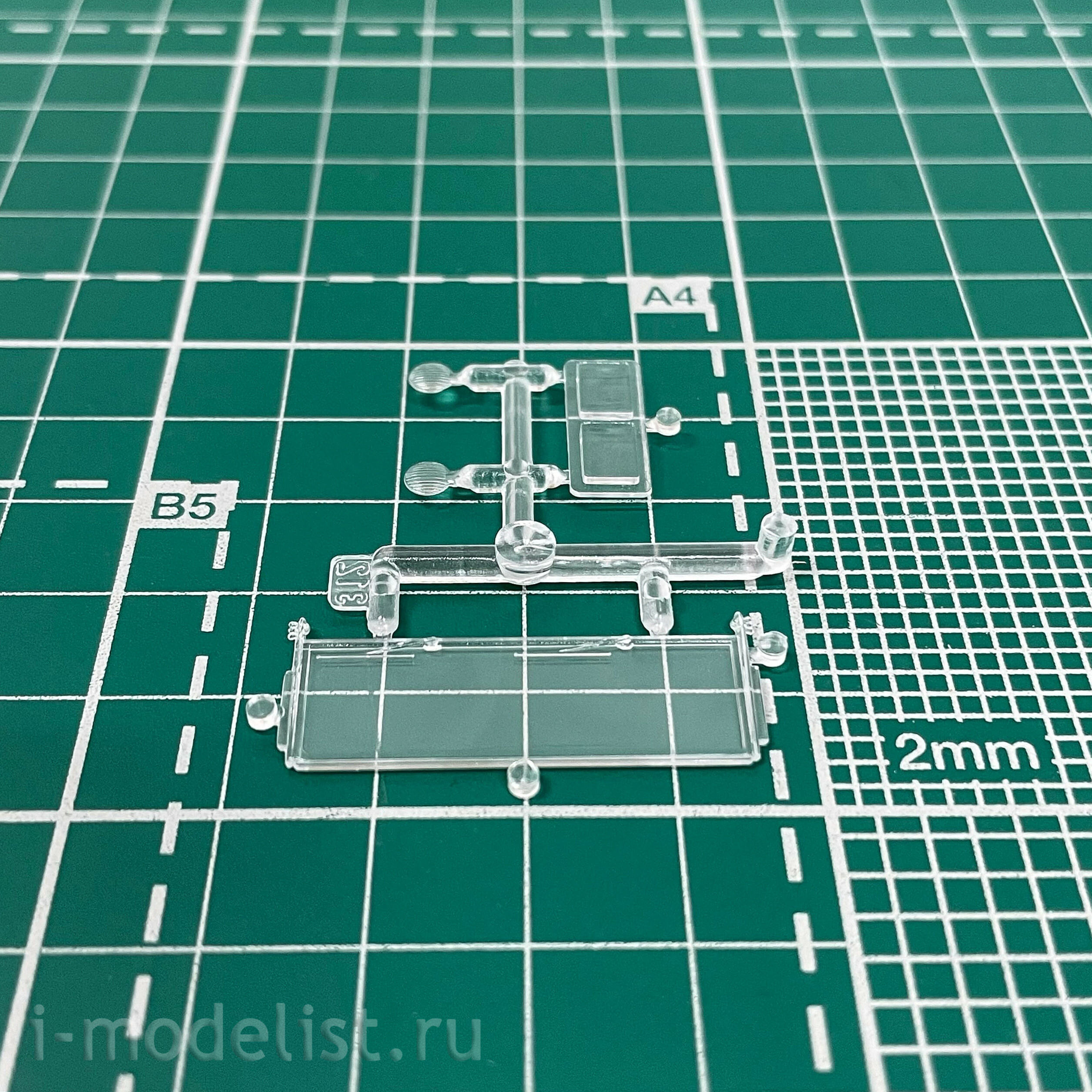 303524 Modeler 1/35 Army car 
