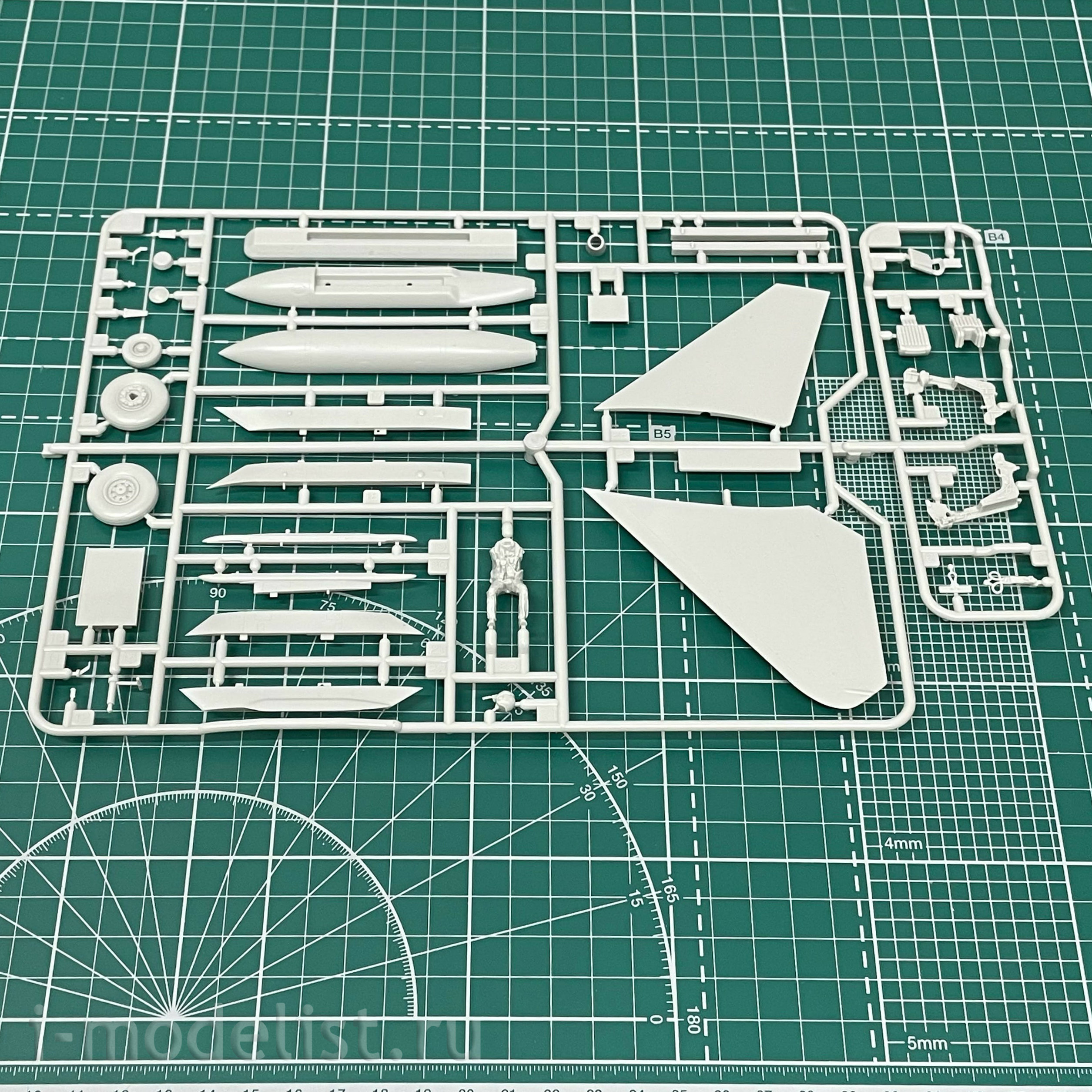 61122 Tamiya 1/48 Grumman F-14A Tomcat Aircraft (late)
