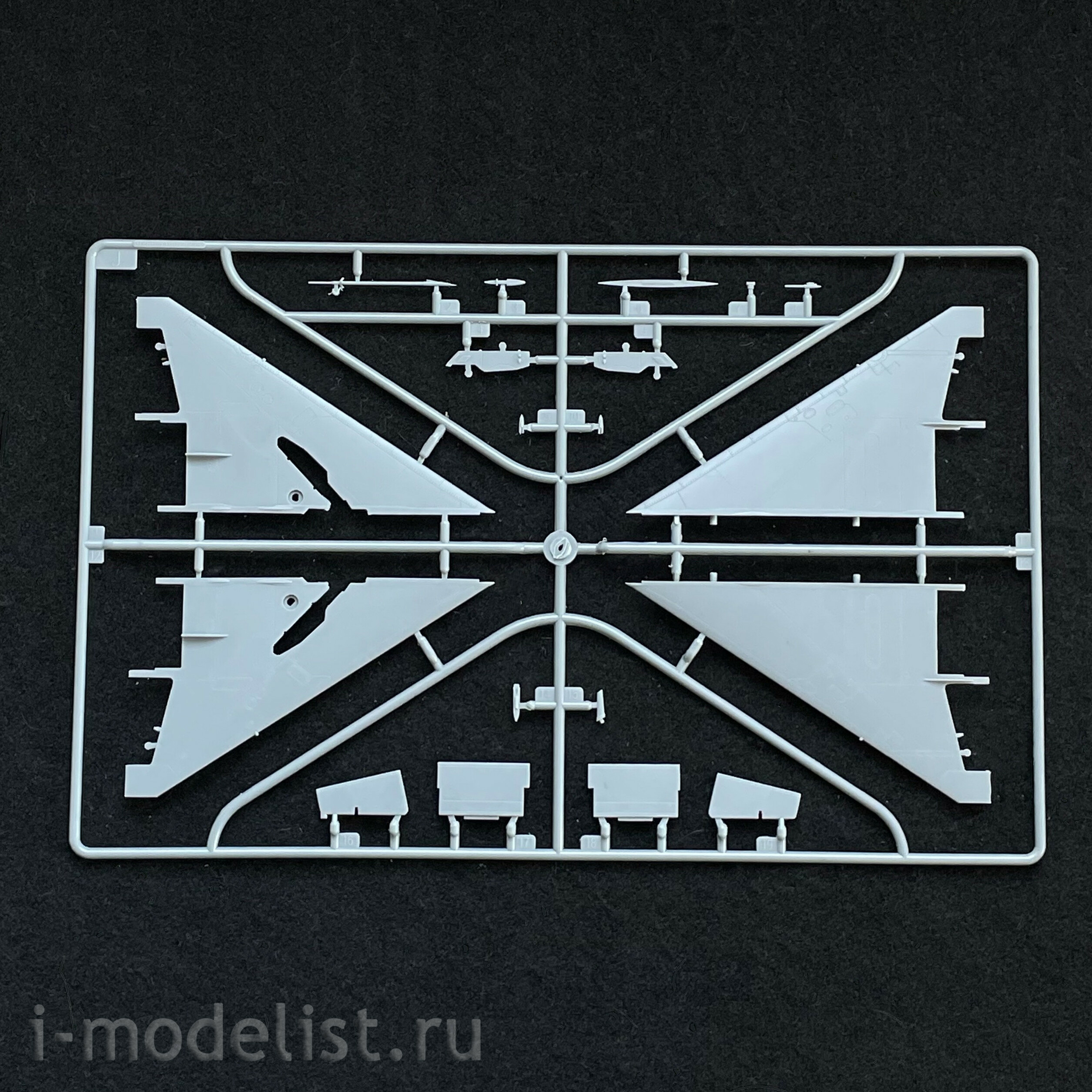 02824 Trumpeter 1/48 Training fighter of the PLA Air Force