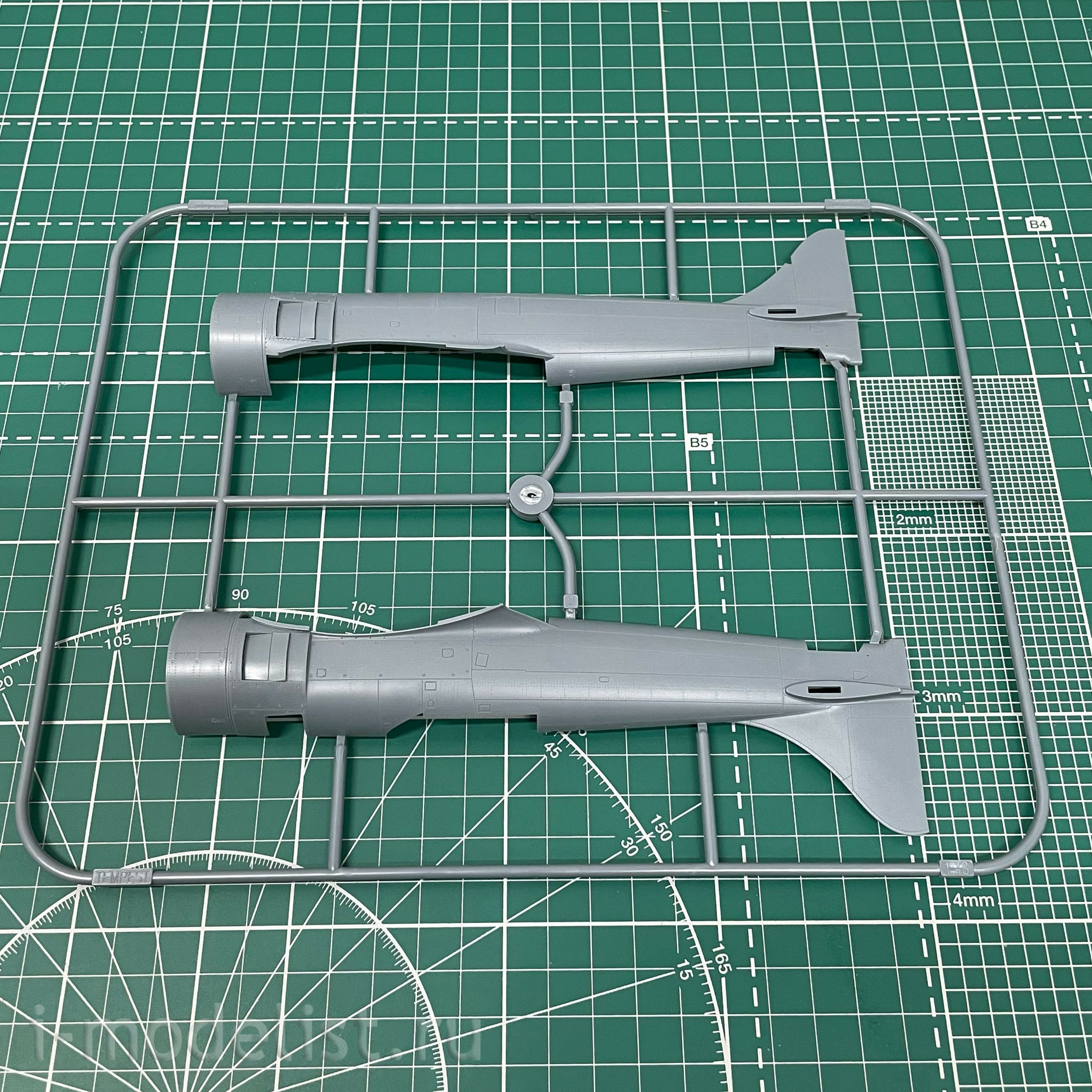 82182 Eduard 1/48 Aircraft Z-226MS Trenér