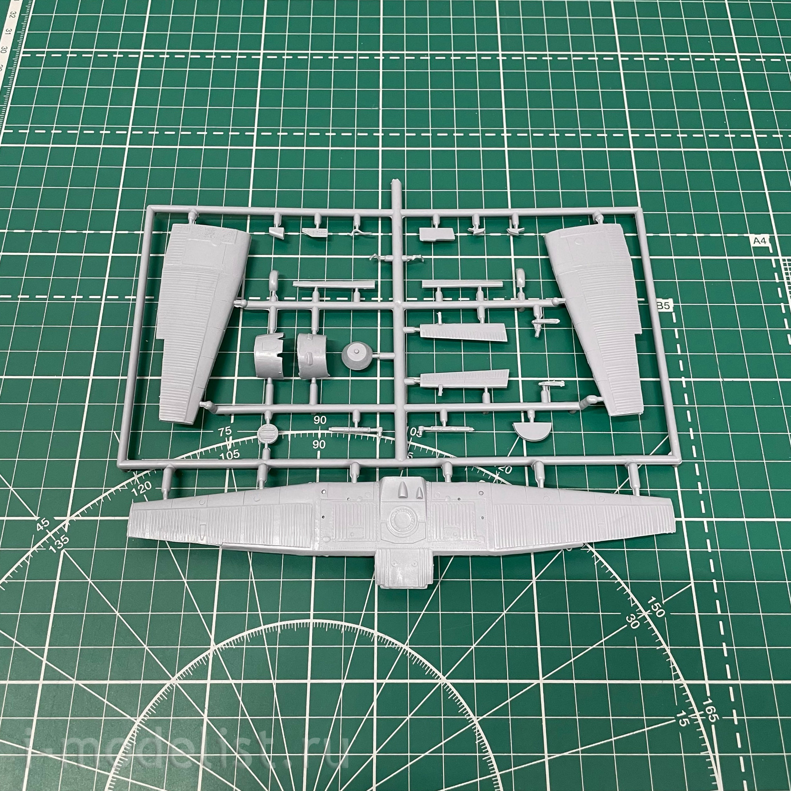 KPM0129 Kovozavody Prostejov 1/72 Aircraft Z-37A-2 