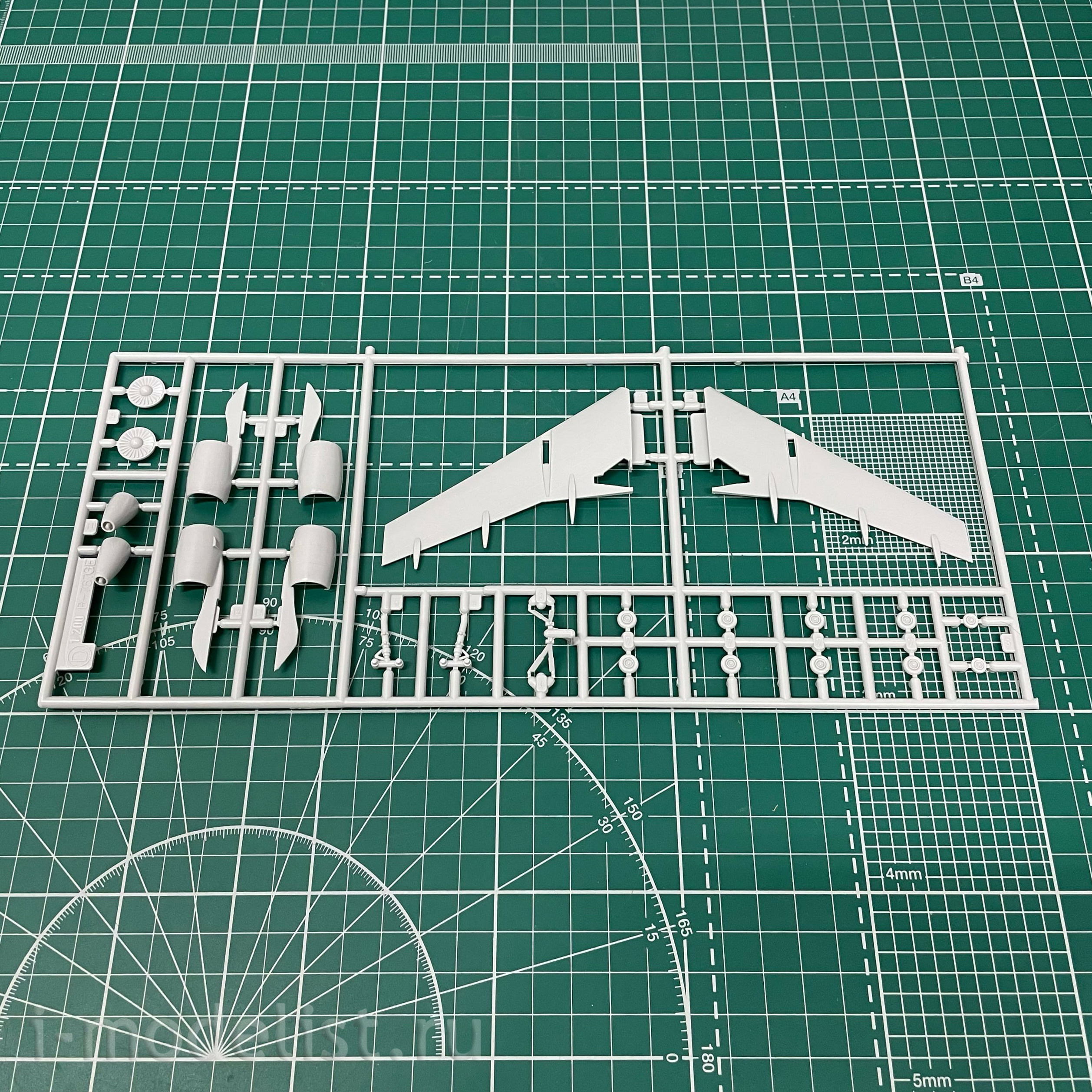 10808 Hasegawa 1/200 KC-767 WORLD TANKER (2 kits)