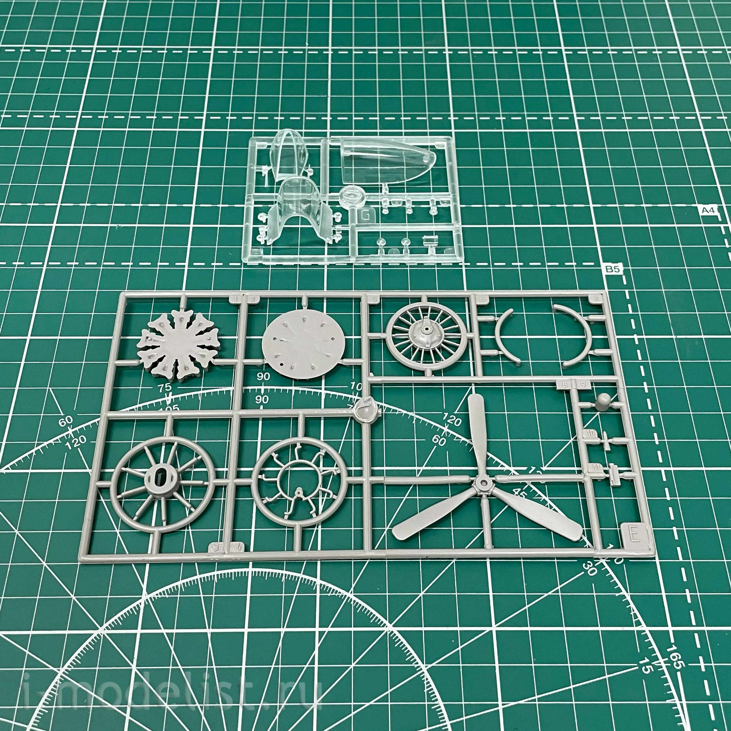 441 Roden 1/48 North American T-28B Trojan Aircraft