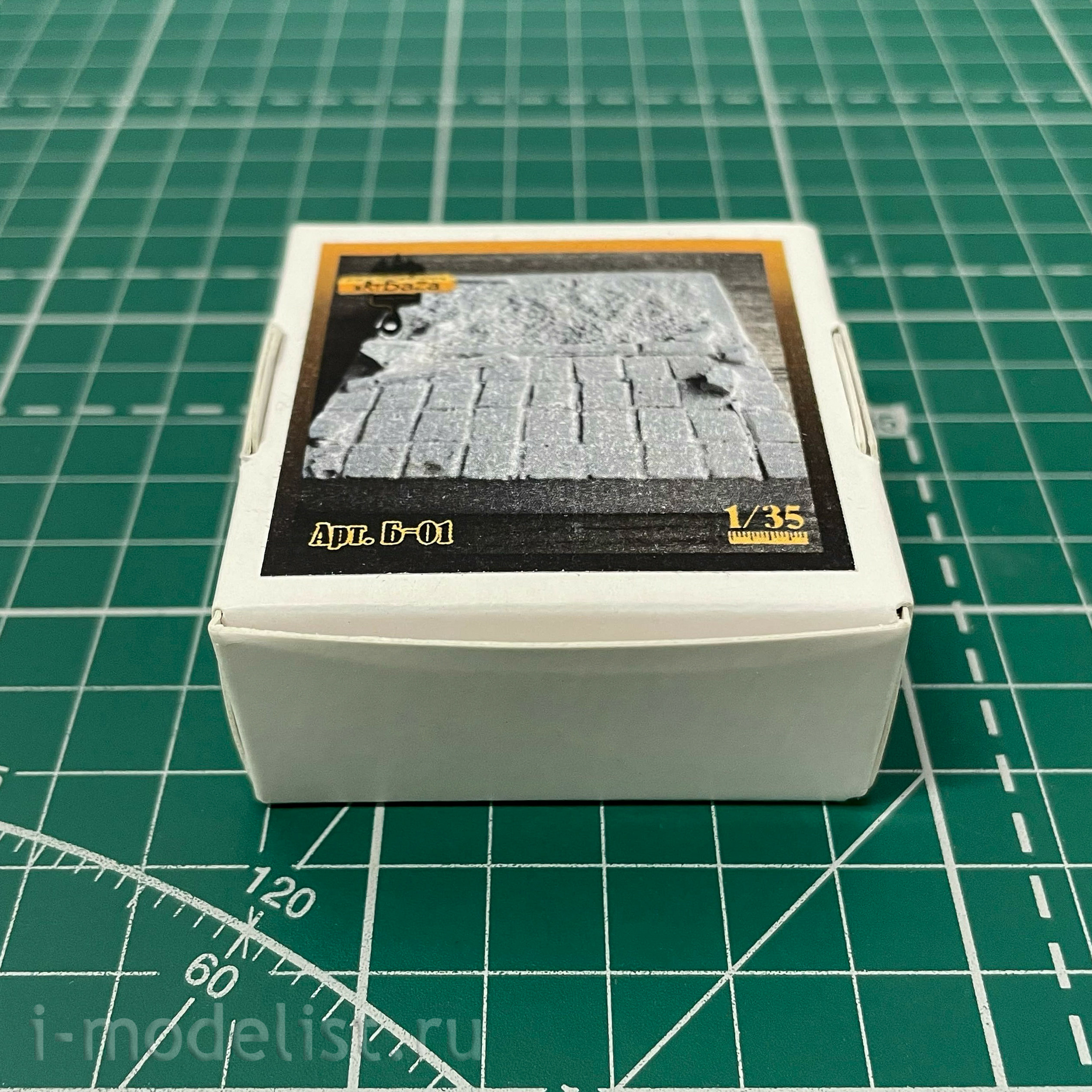 B01 artbaza 1/35 Fragment of a paved sidewalk with a roadway