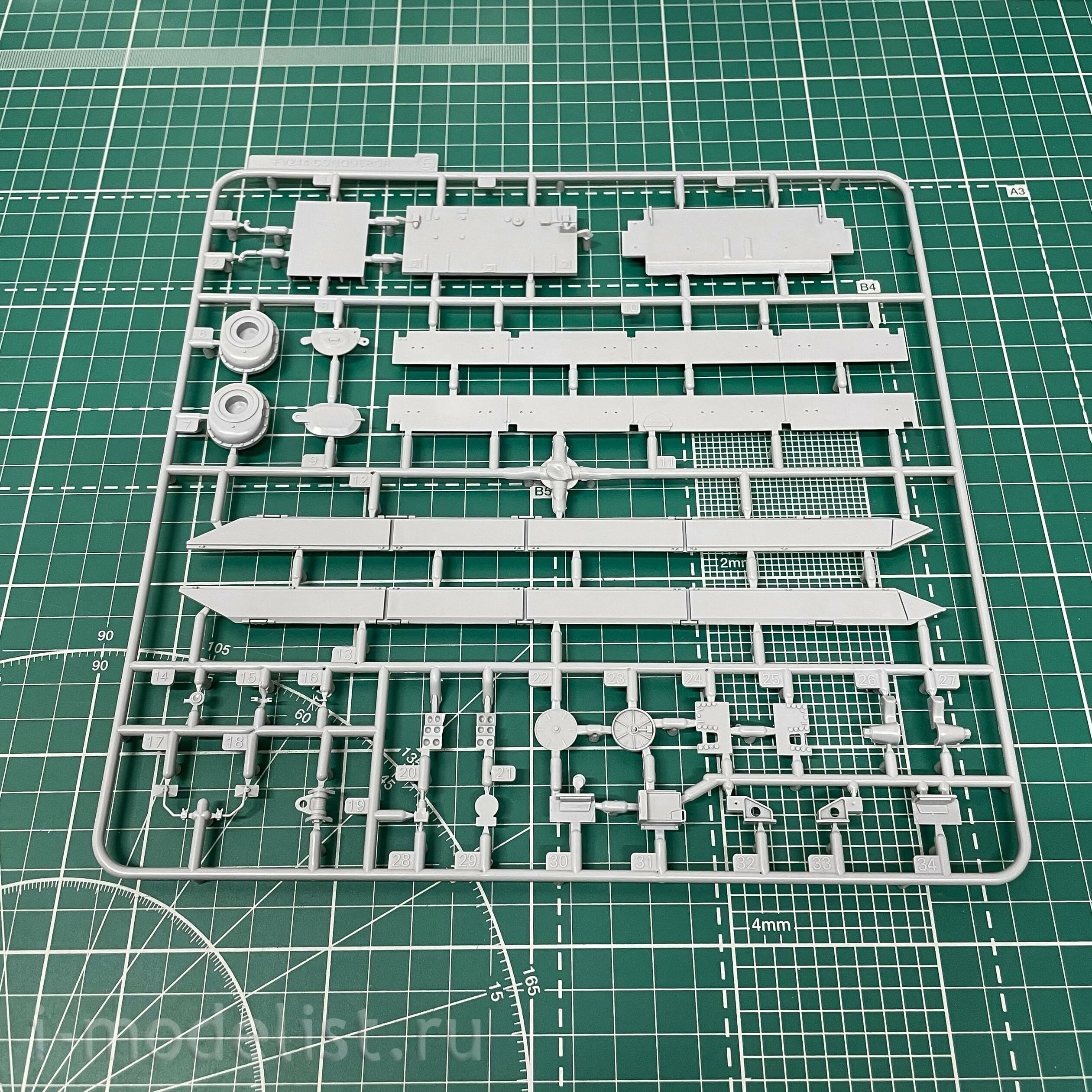 35A006 Amusing Hobby 1/35 British Heavy Tank FV214 Conqueror Mk I