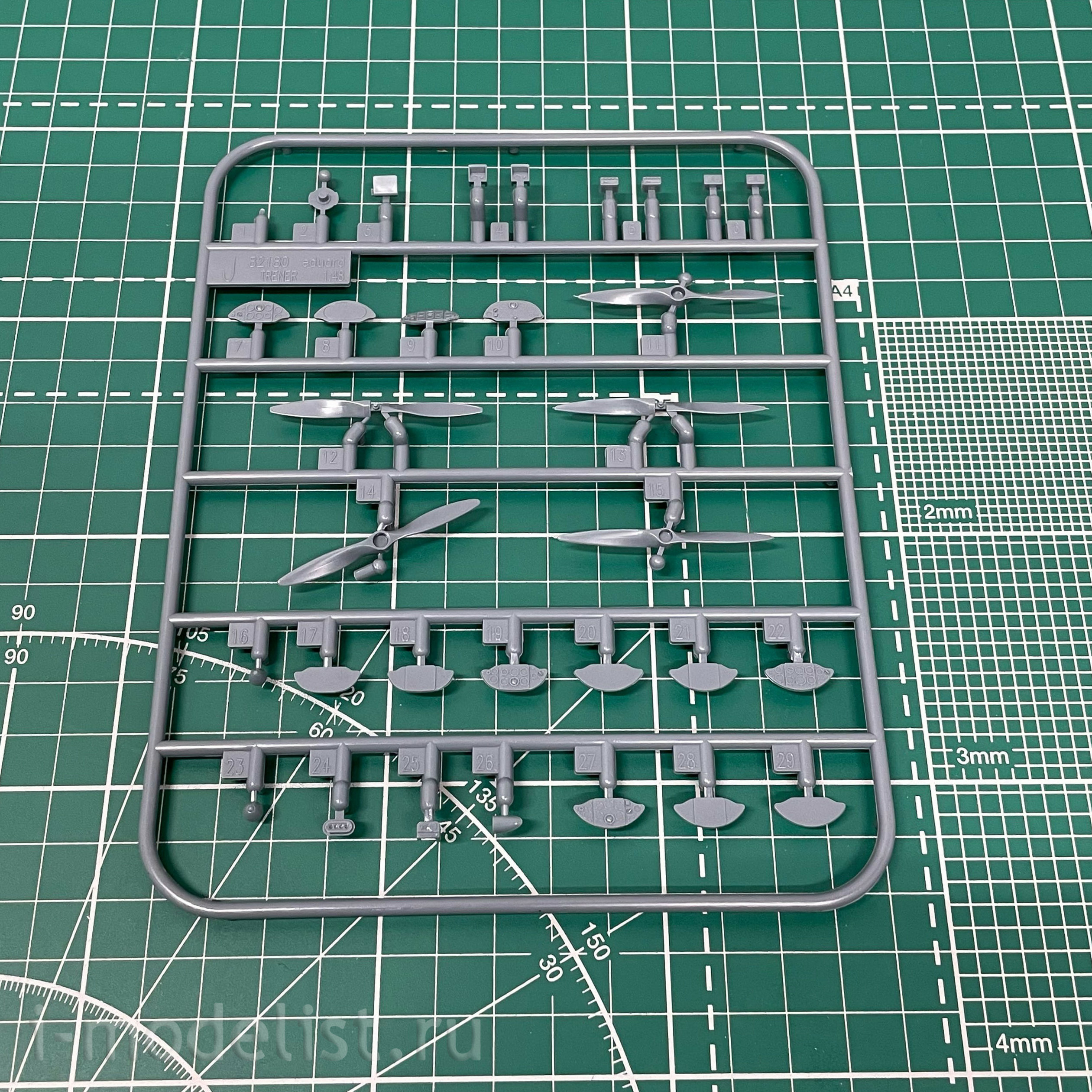 82182 Eduard 1/48 Aircraft Z-226MS Trenér