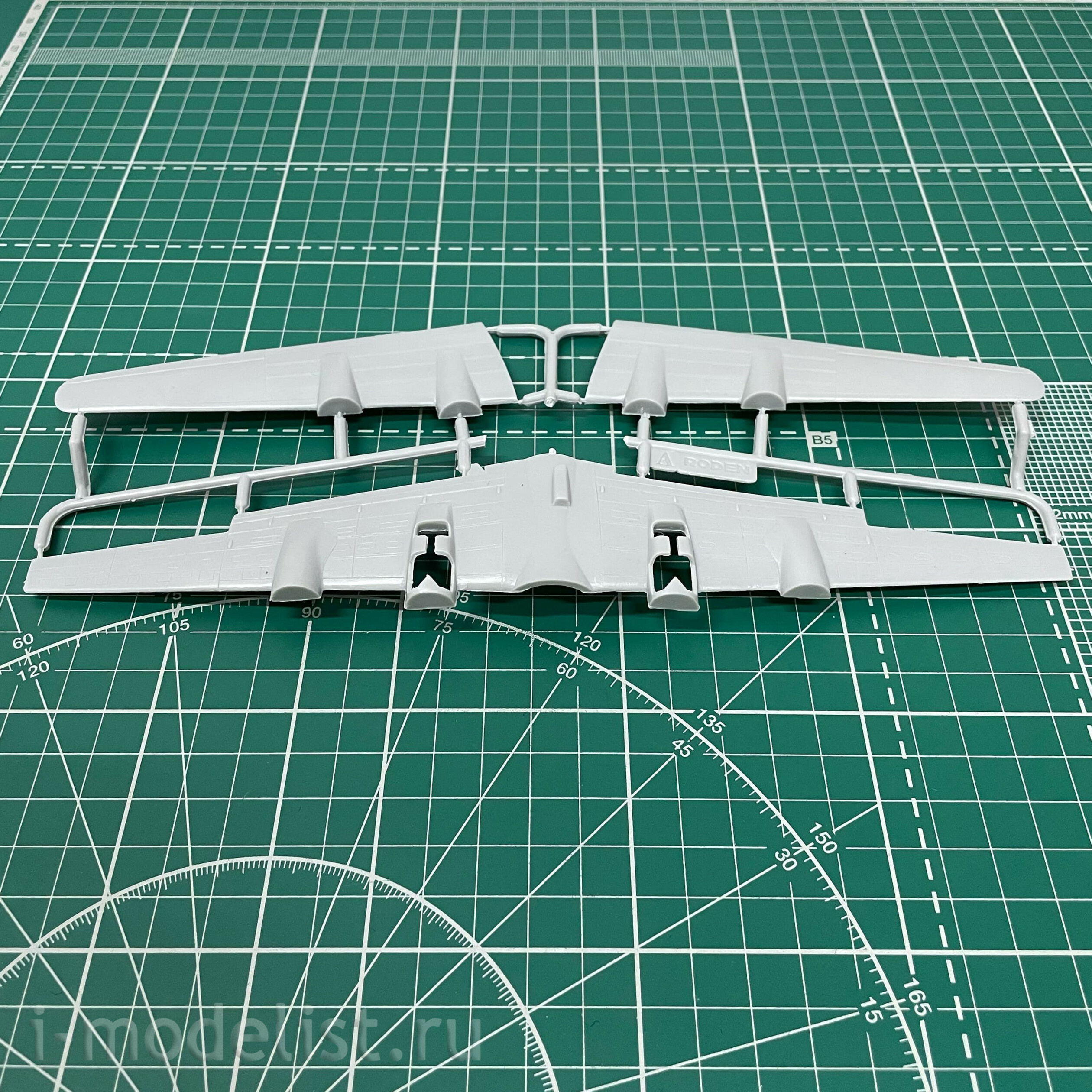 304 Roden 1/144 Passenger aircraft DC-6, Delta Airlines