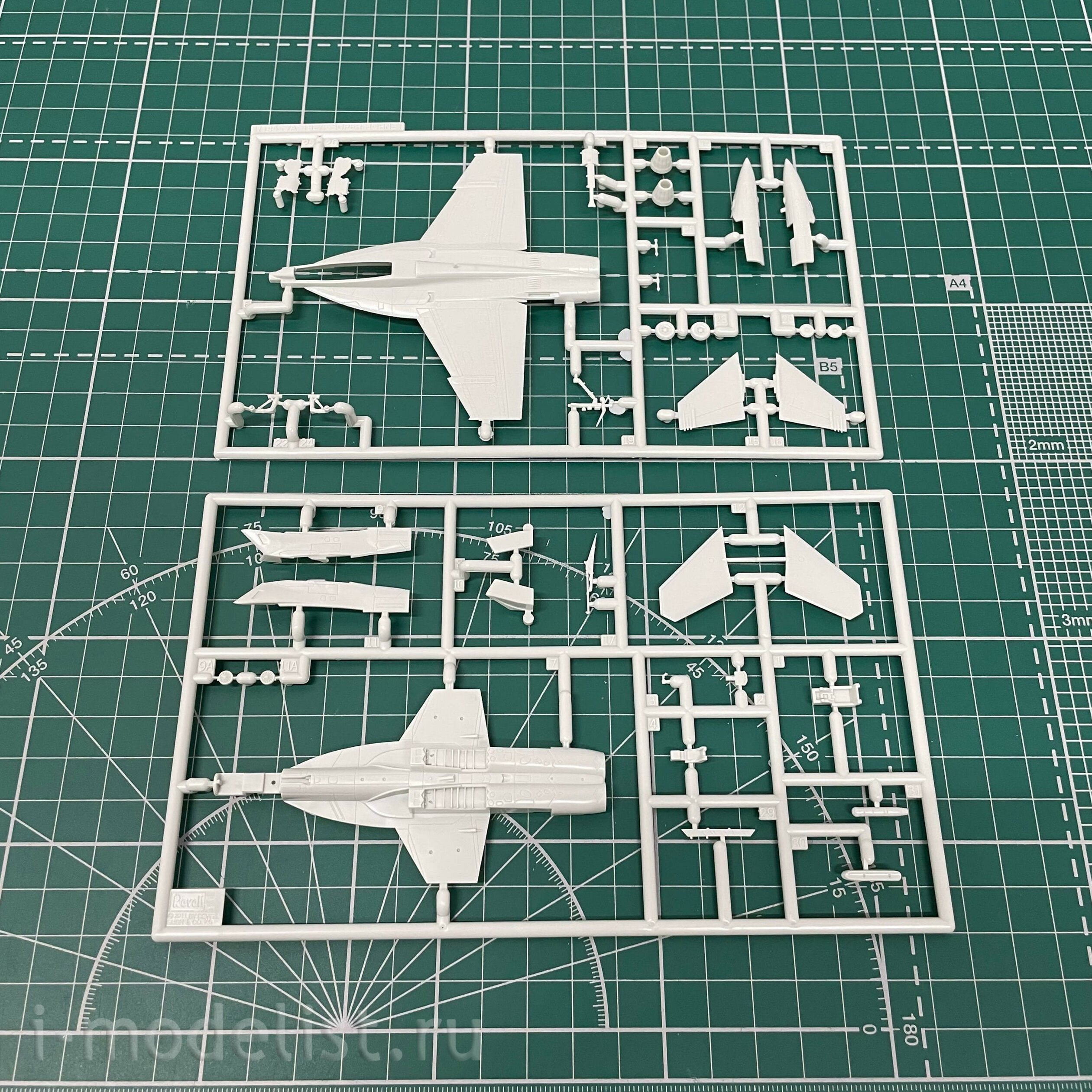 03997 Revell 1/144 f/A-18E Super Hornet Aircraft