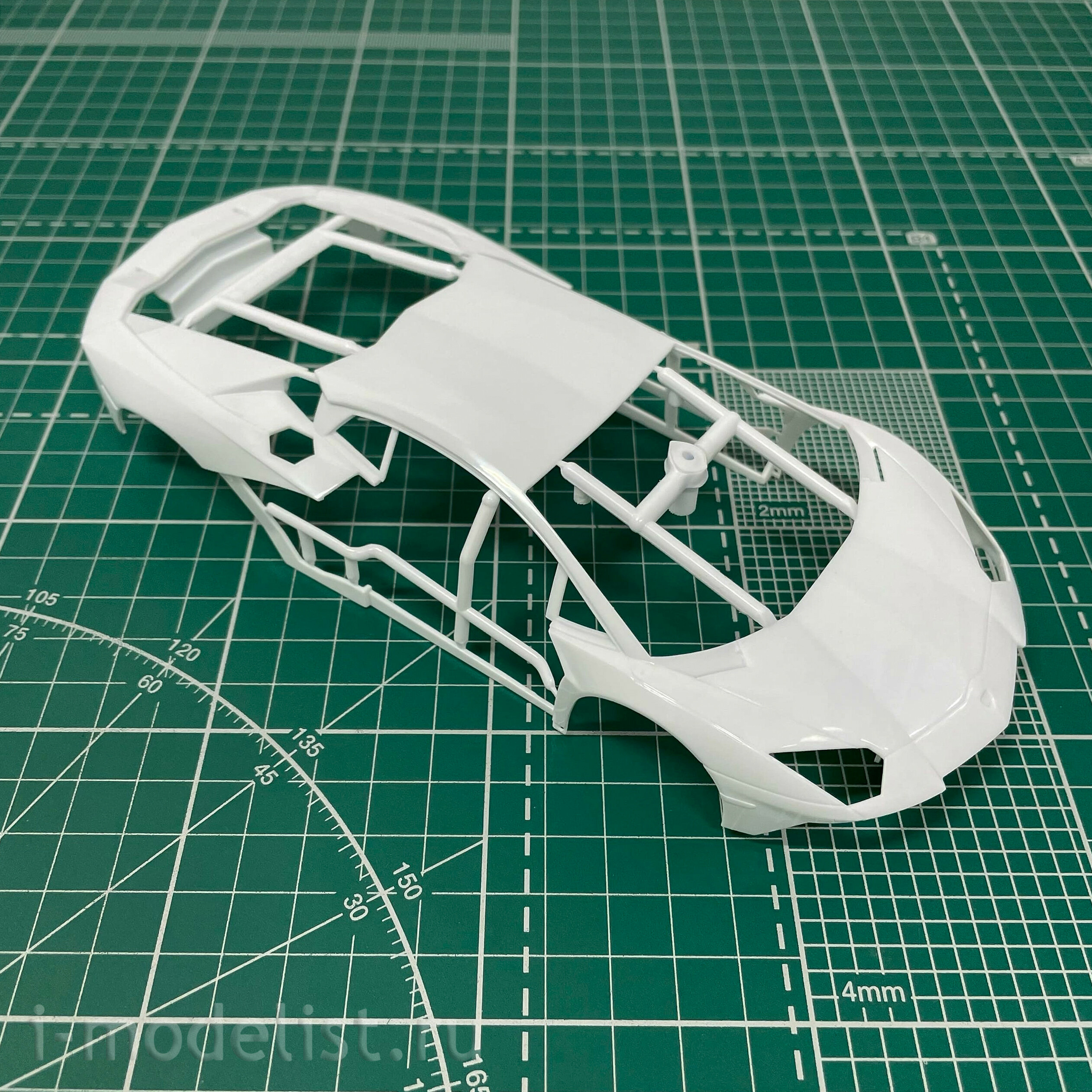 06120 Aoshima 1/24 '15 Lamborghini Aventador SV
