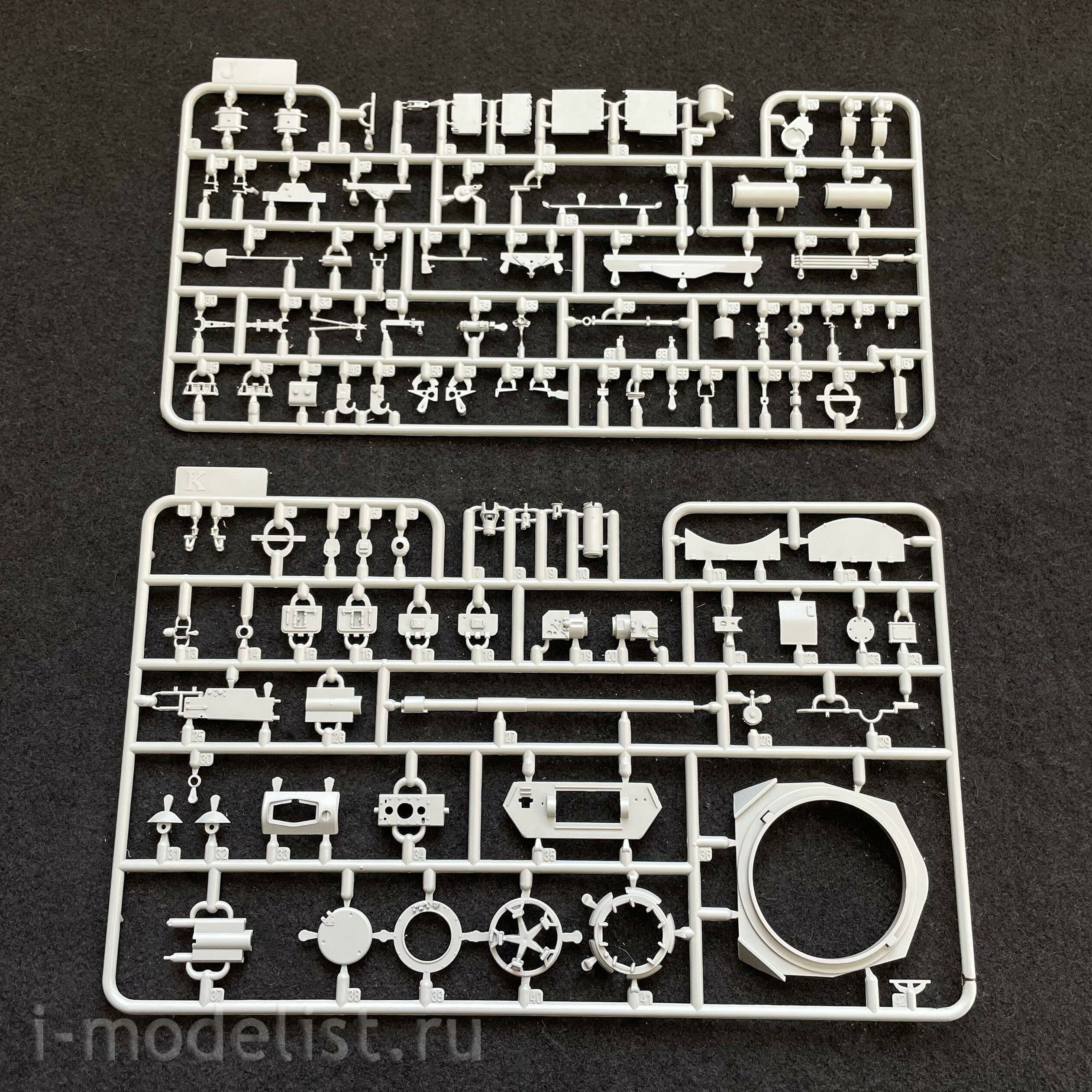 BT-025 Border Model 1/35 Pz.Kpfw.IV Ausf. J Early/Mid & Railway Flatbed Ommr