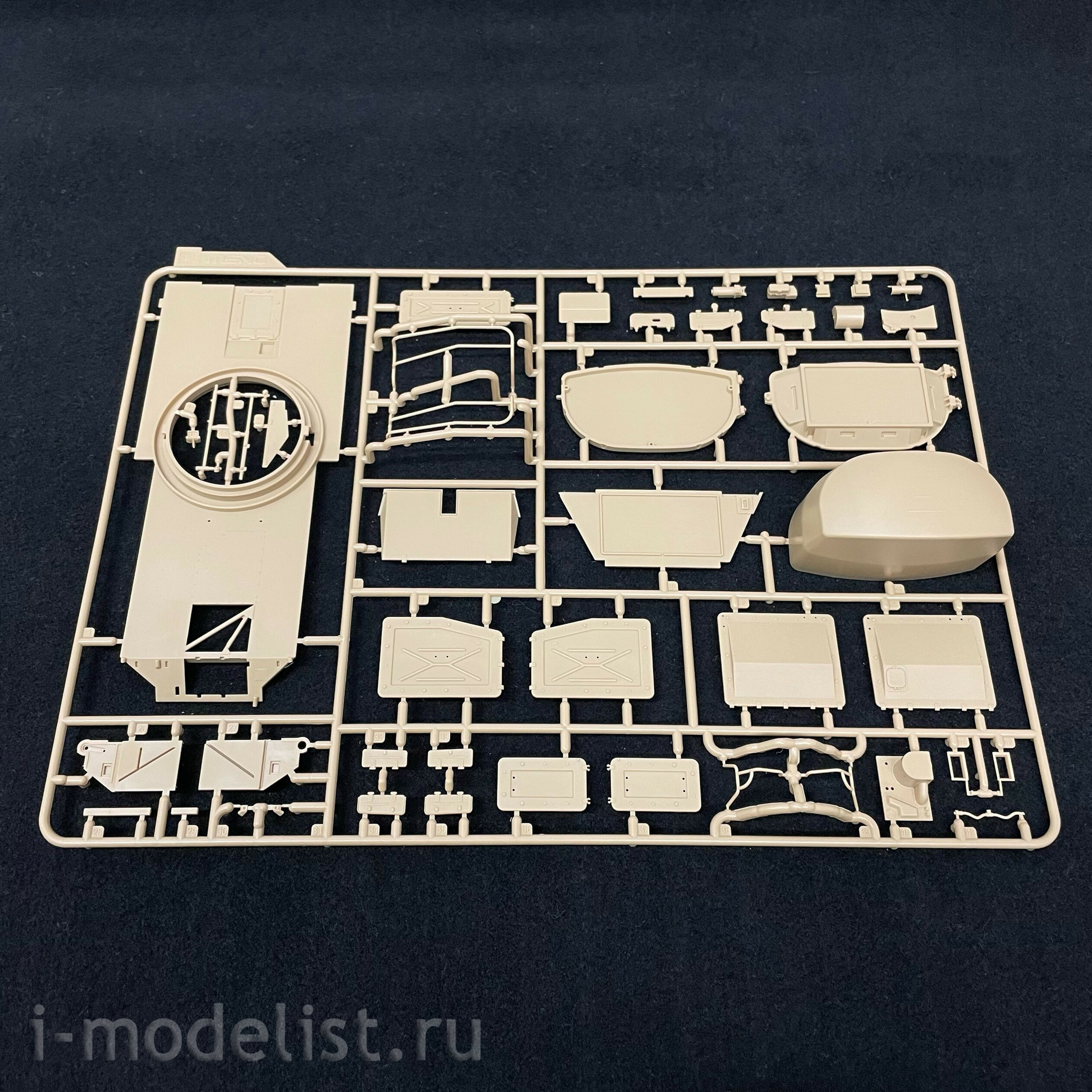 SS-014 Meng 1/35 Russian 9K37M1 Buk Air Defense Missile System