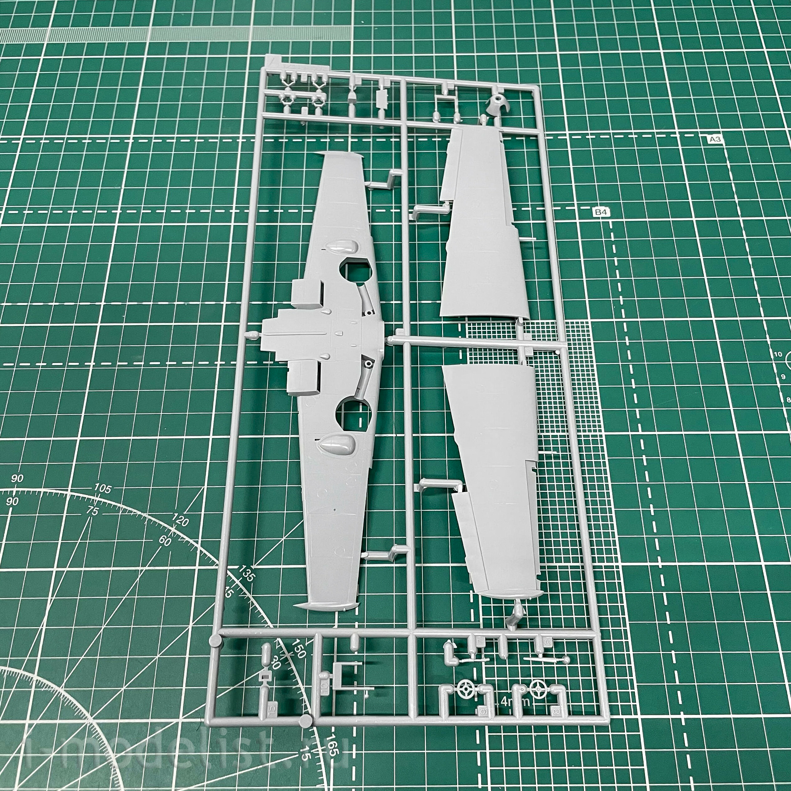 07500 Hasegawa 1/48 Messerschmitt Bf109E-4/N 'Galland' fighter with action figure