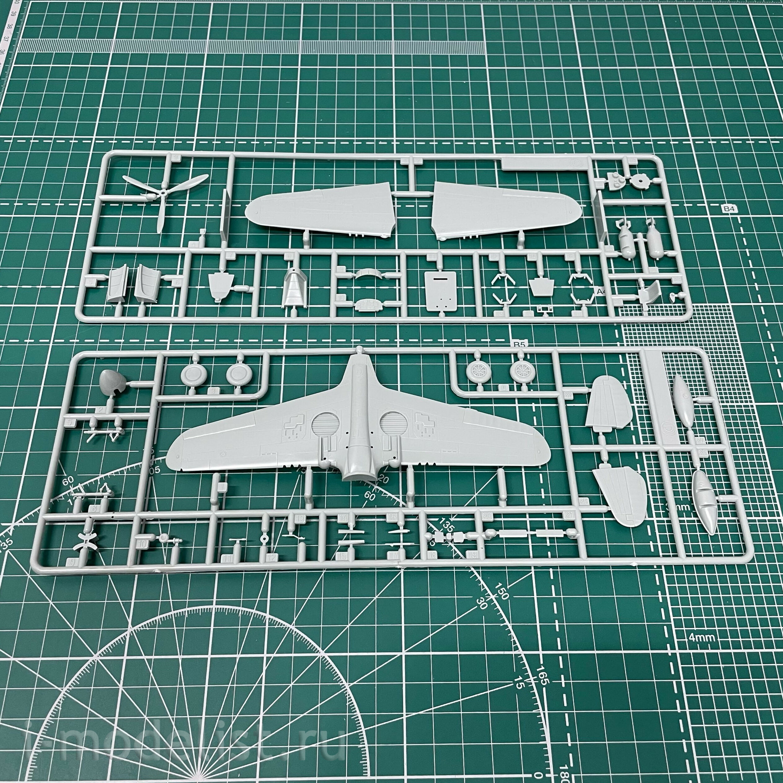 207263 Modeler 1/72 Fighter R-40E 