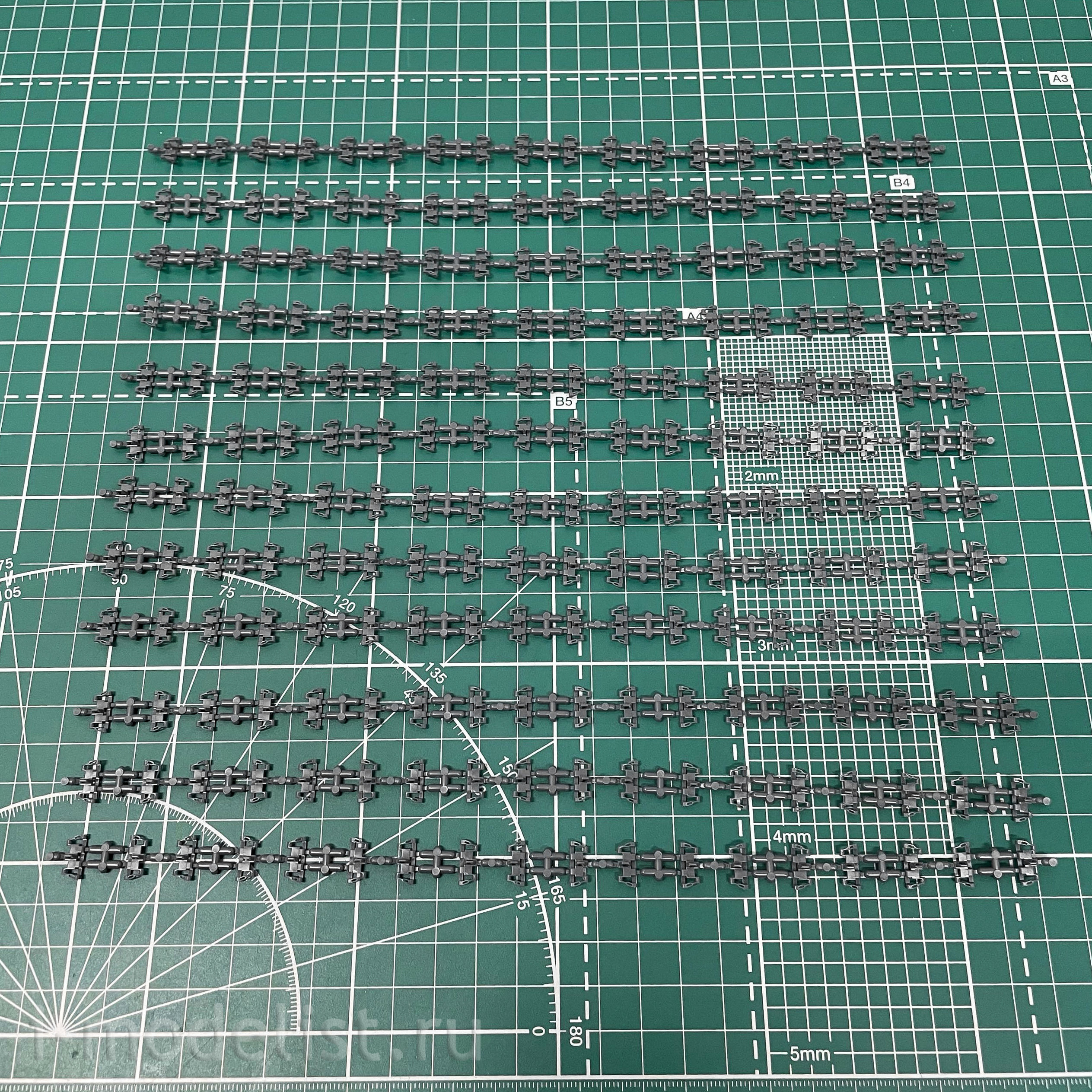 RM-5069 Rye Field Model 1/35 StuG. III Ausf. G Early Production with working tracks