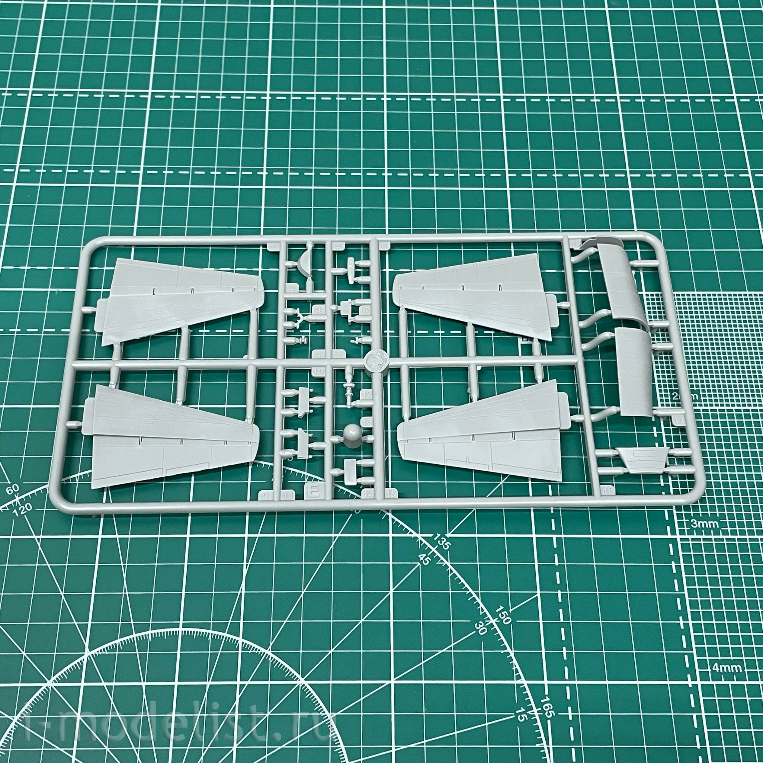 336 Roden 1/144 Douglas C-133A w / PGM-17 Thor IRBM Aircraft