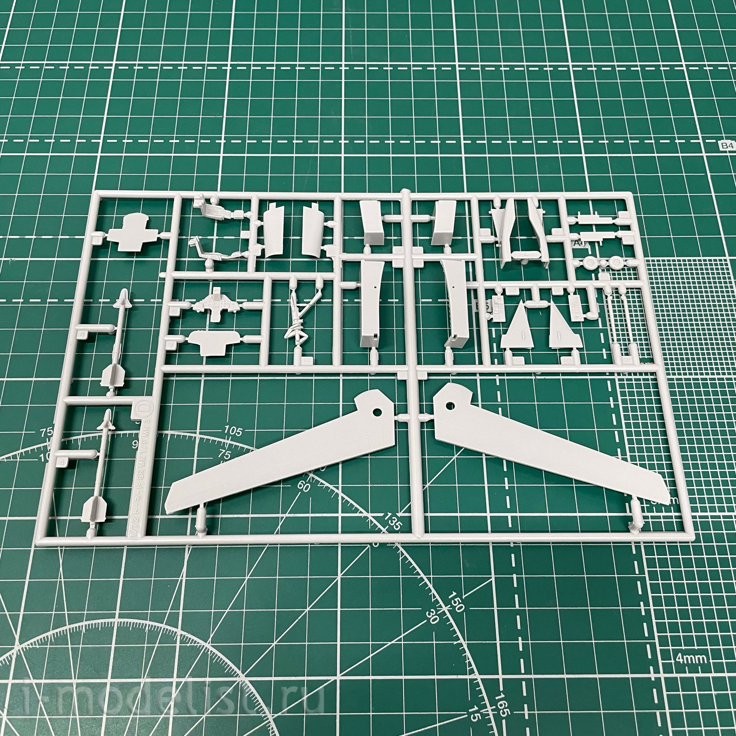 02116 Hasegawa 1/72 Tornado GR4 #12 Farewell Special Limited Edition