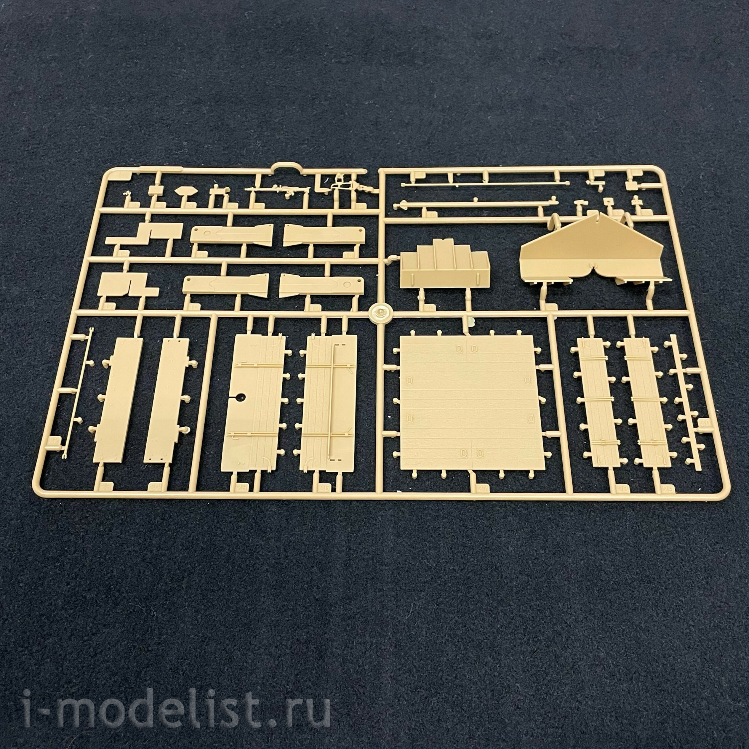 84554 HobbyBoss 1/35 German BRAM Sd.Kfz.179 Bergepanther Ausf.G Later version