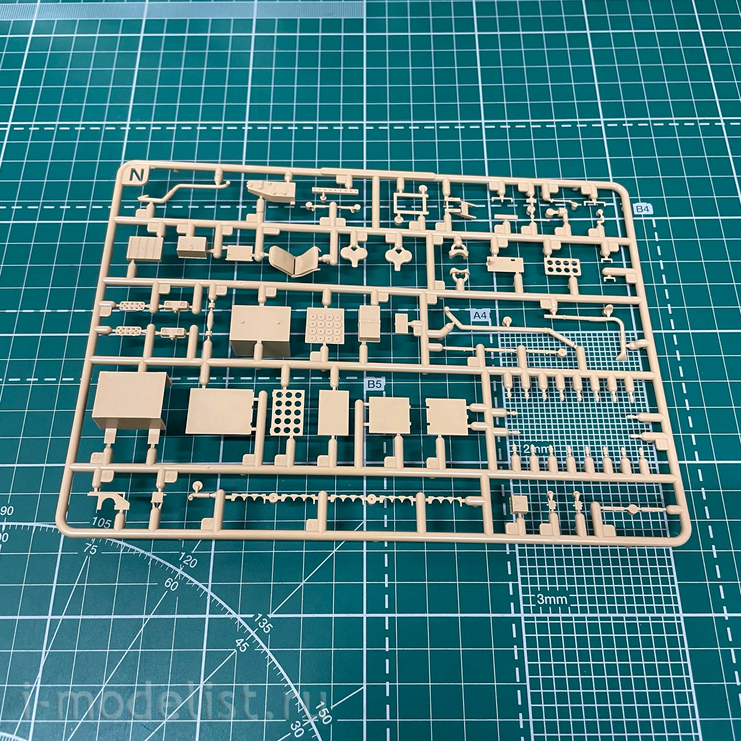 RM-5073 Rye Field Model 1/35 StuG III Ausf. G Early type with full interior and working tracks